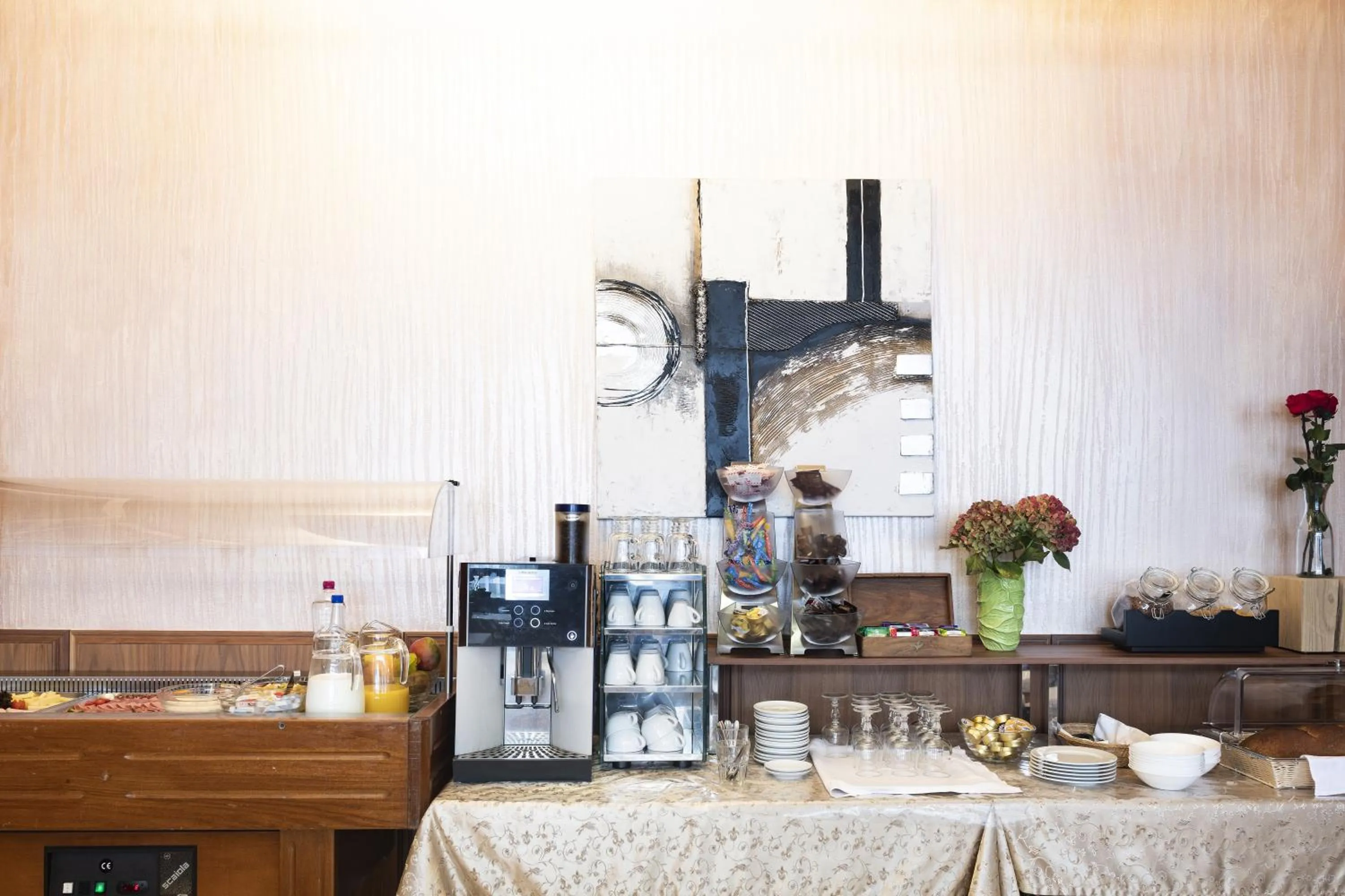 Buffet breakfast in Hotel Bahnhof Zollikofen