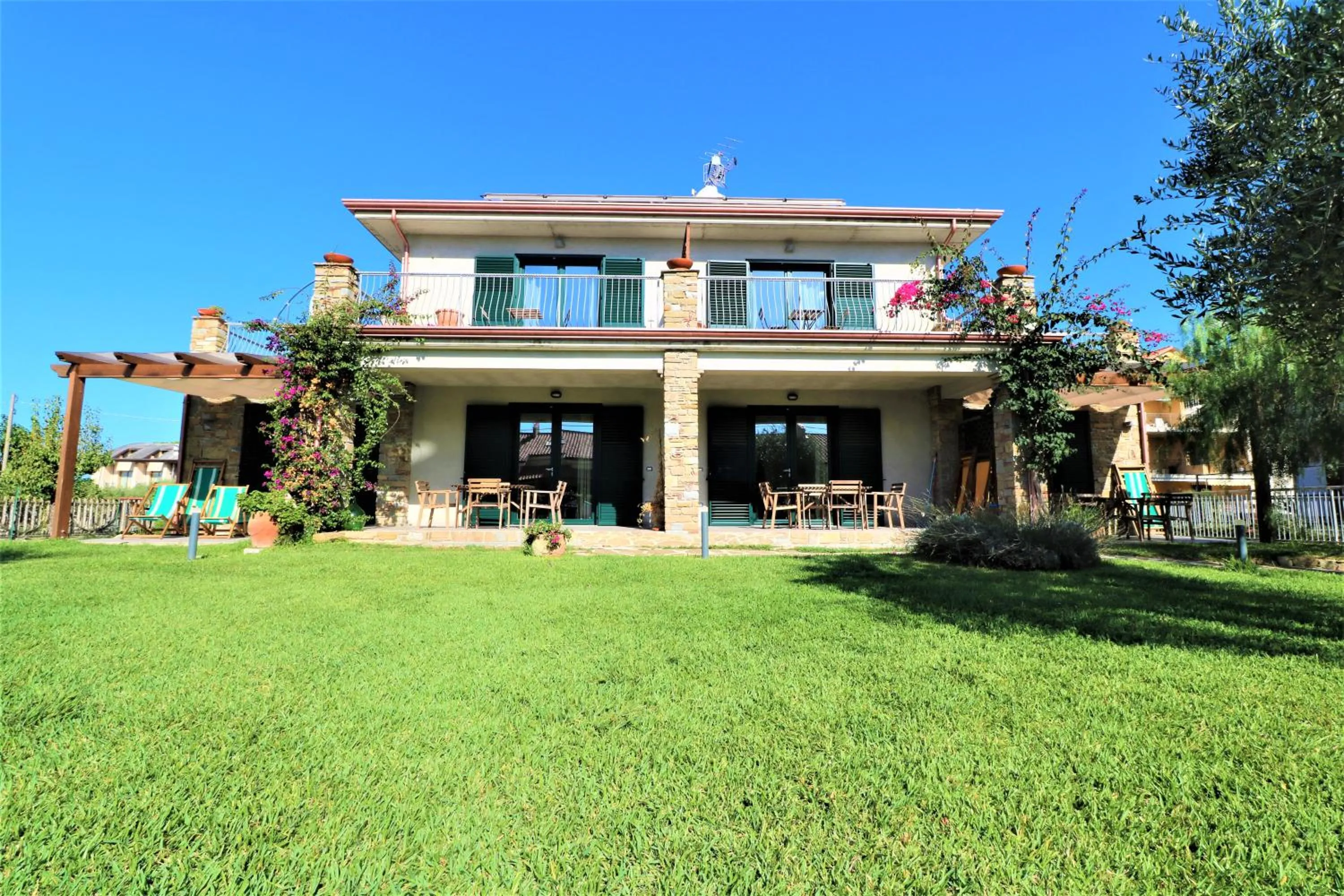 Property building in Villa di Marinella