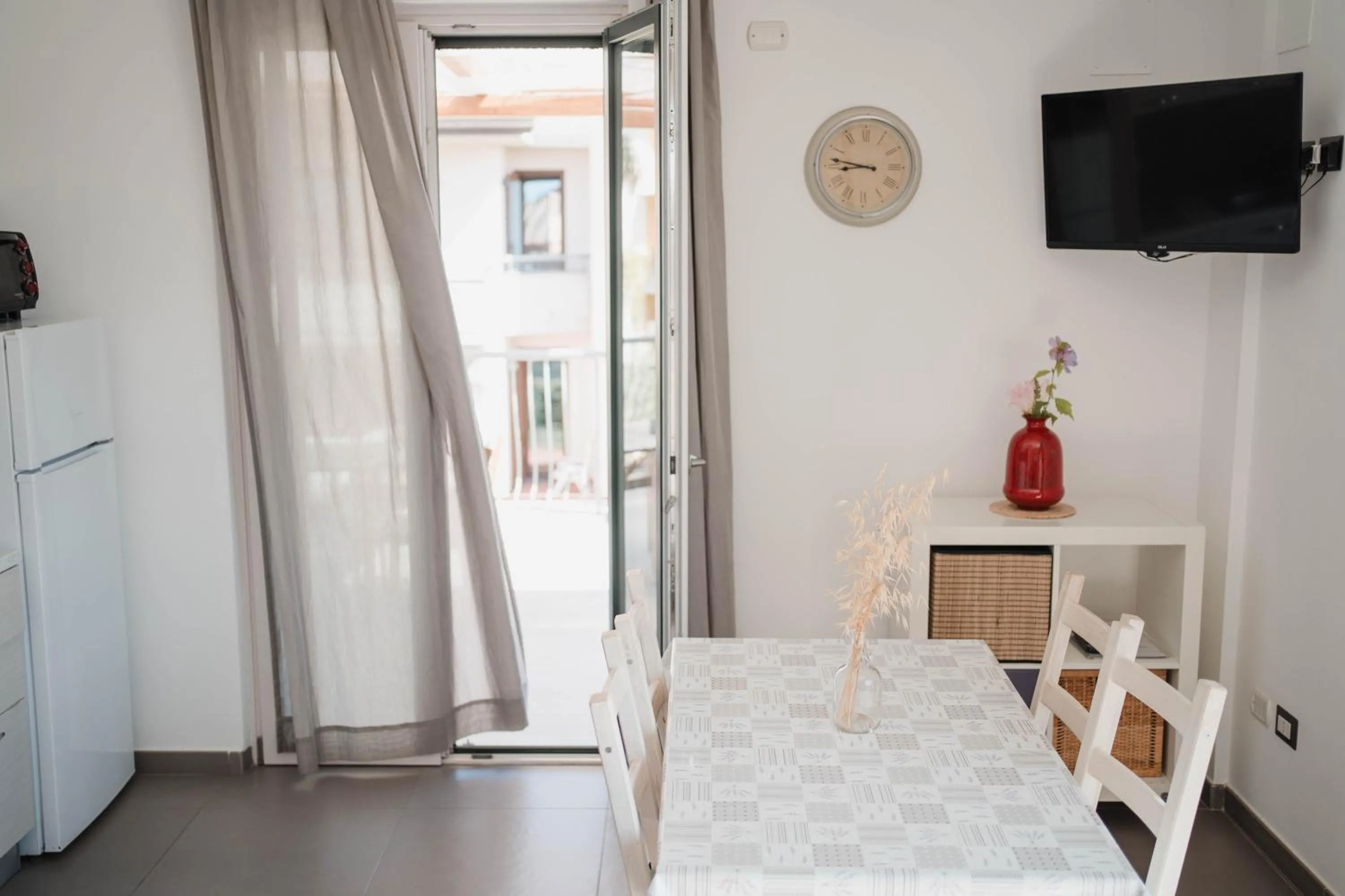 Seating area, Bed in Villa di Marinella