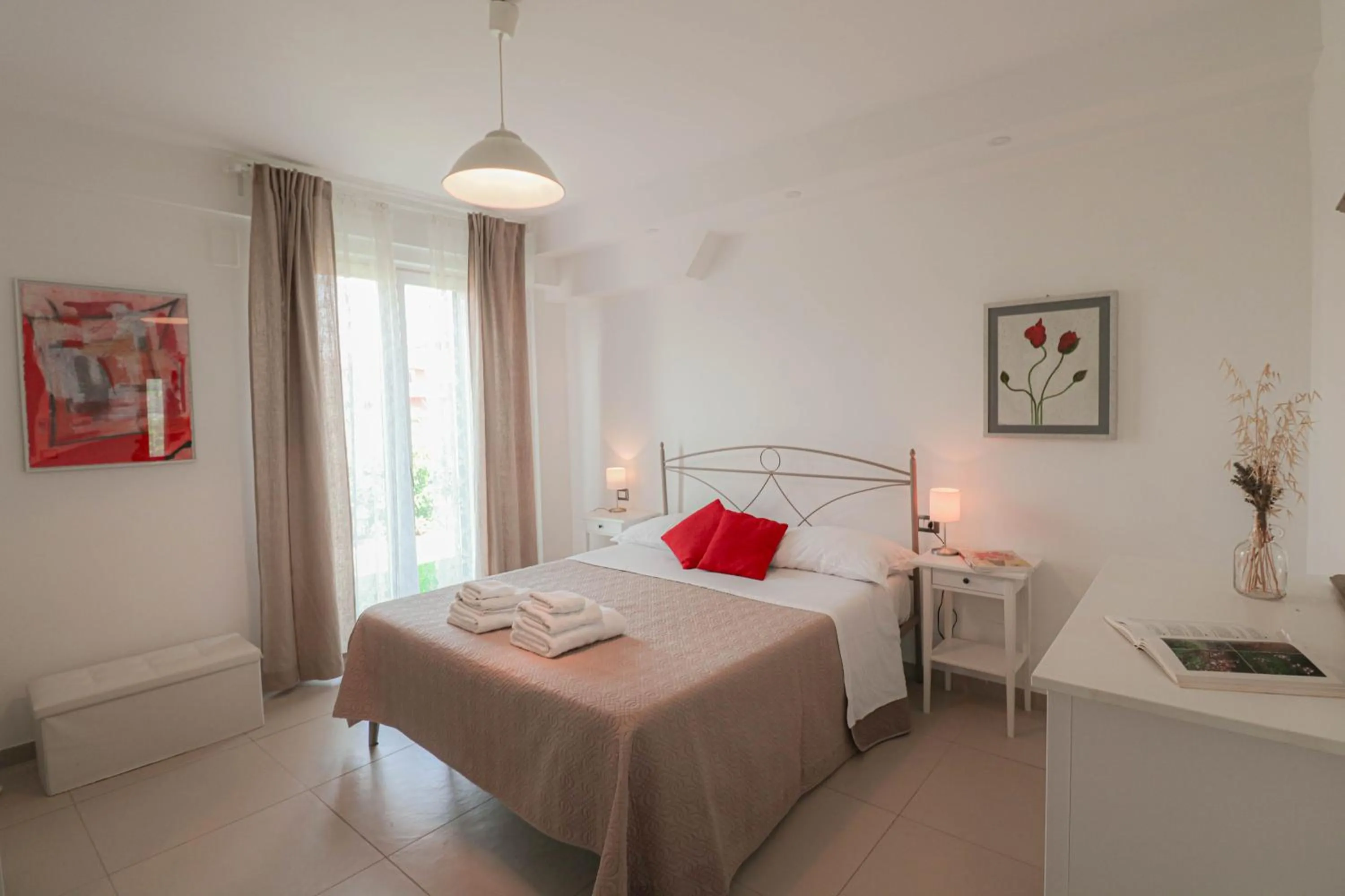 Bedroom, Bed in Villa di Marinella