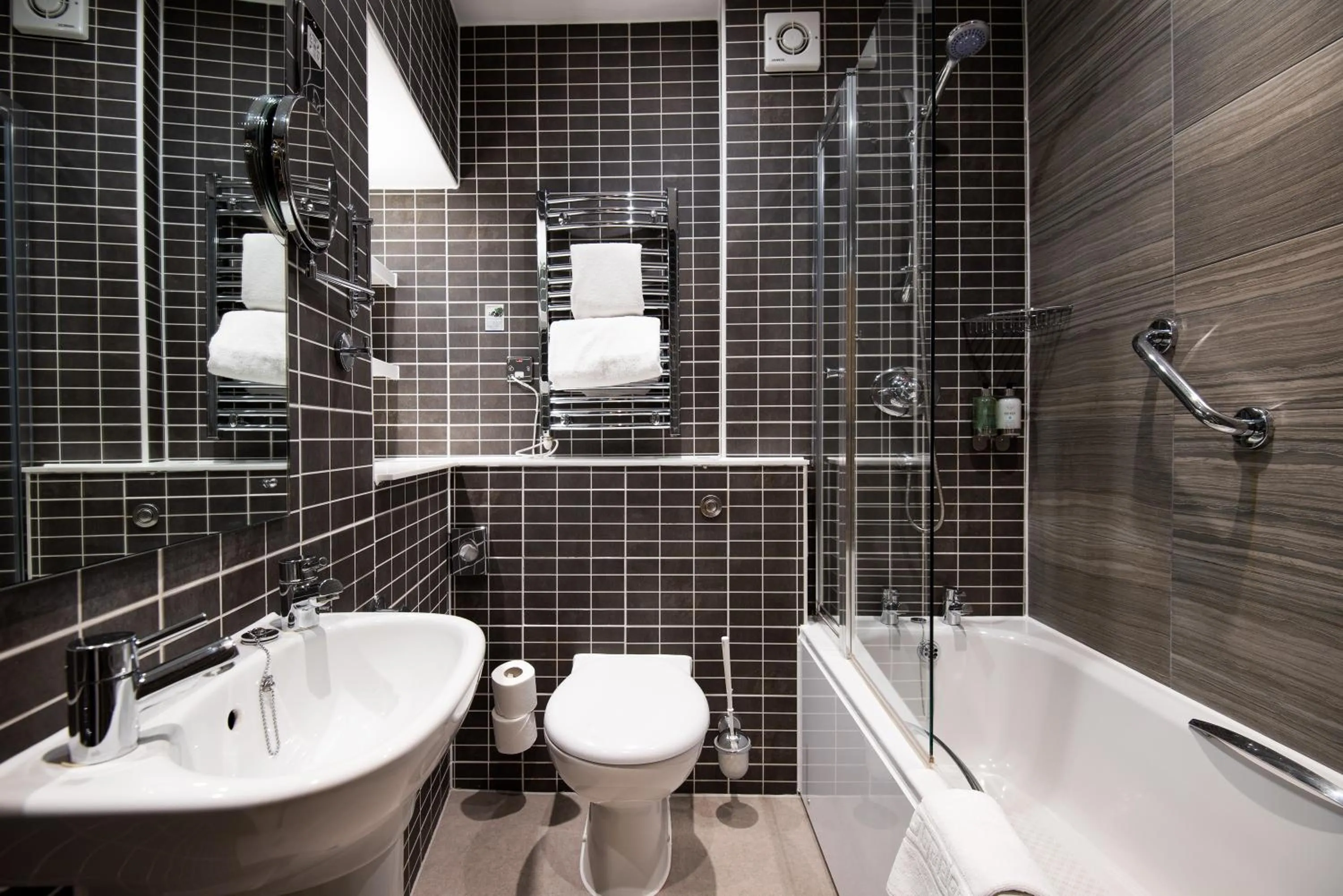 Shower in The Dean Court