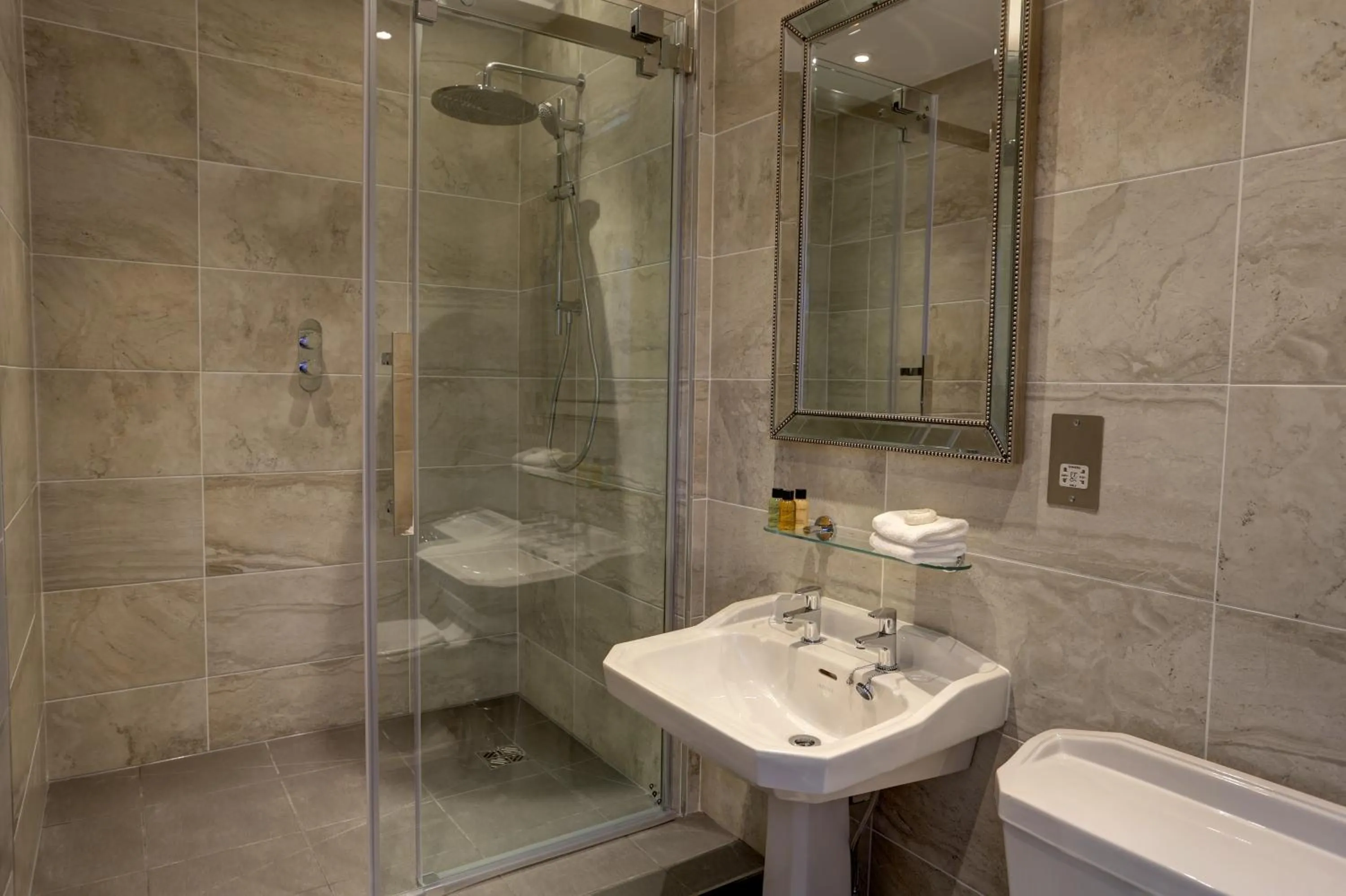 Shower in The Dean Court