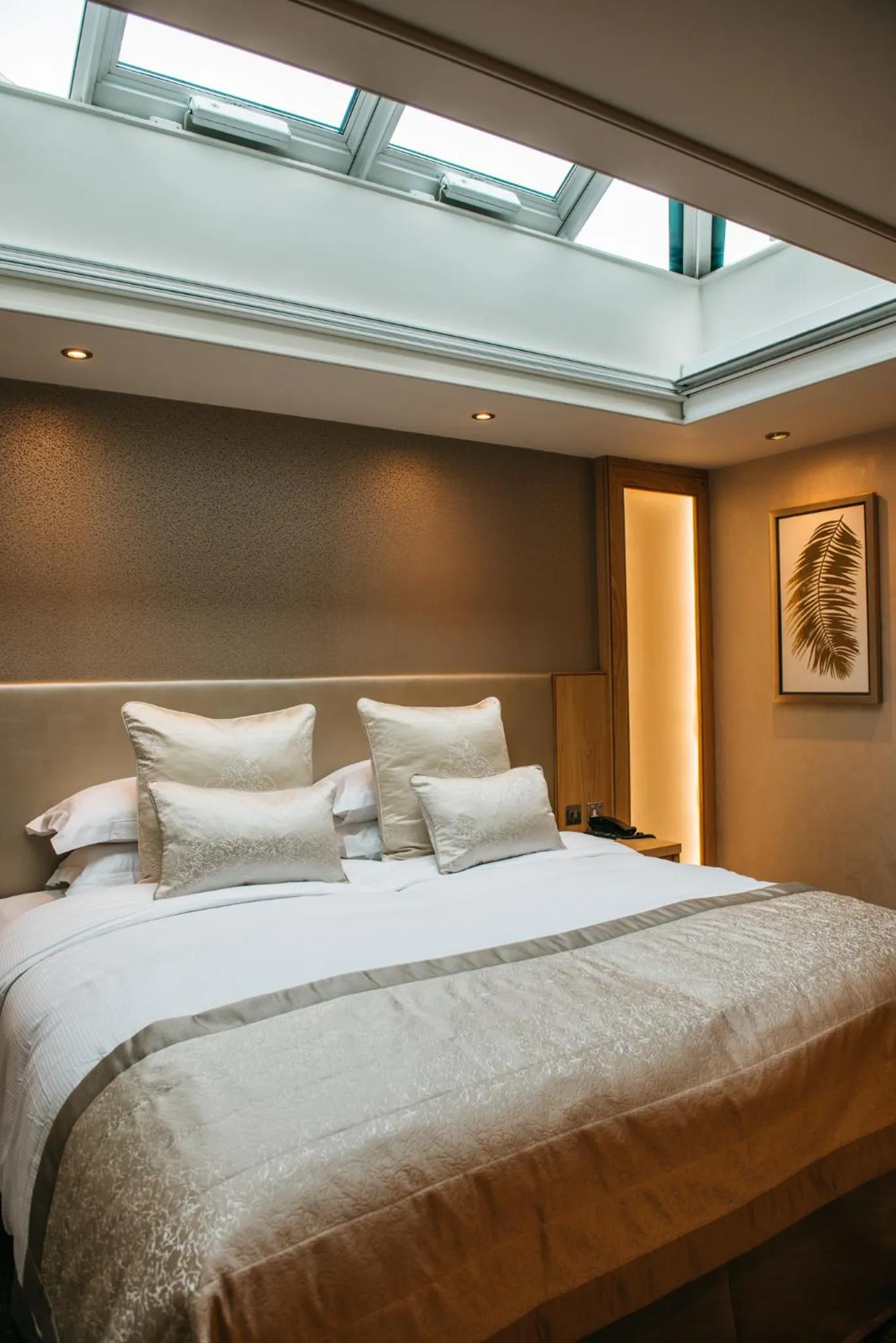 Bed in The Dean Court