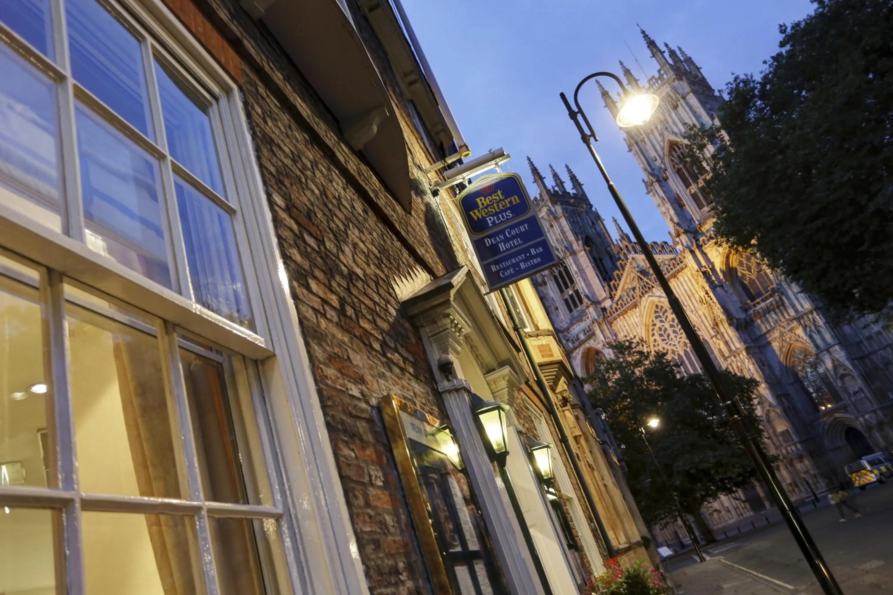 Neighbourhood in The Dean Court