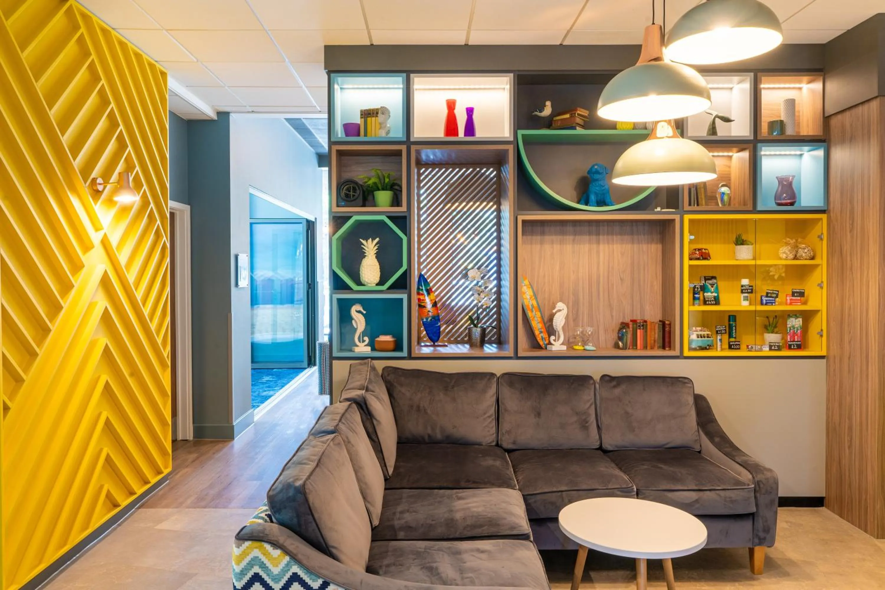 Lobby or reception in Holiday Inn Bournemouth by IHG