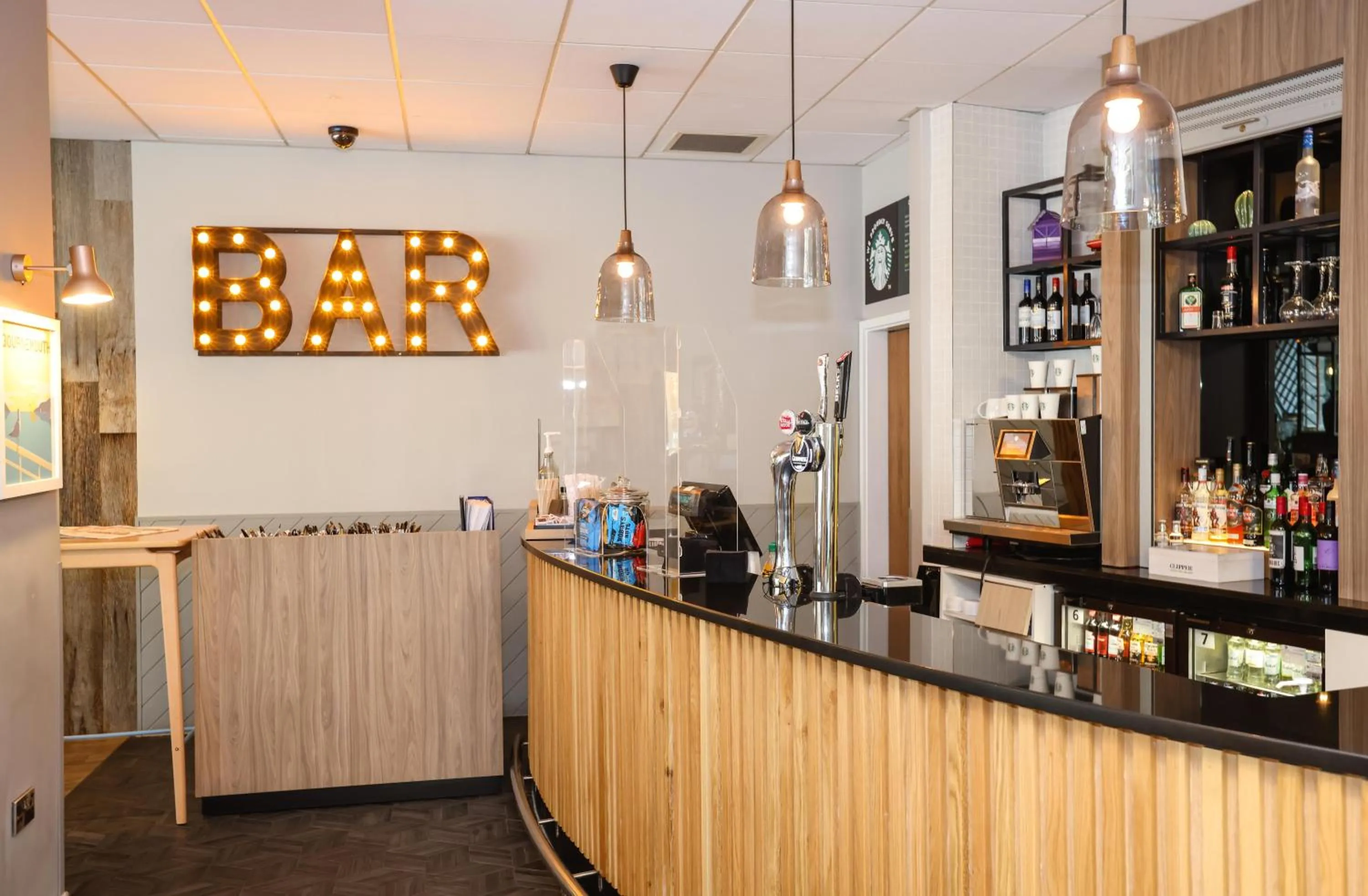 Restaurant/places to eat in Holiday Inn Bournemouth by IHG