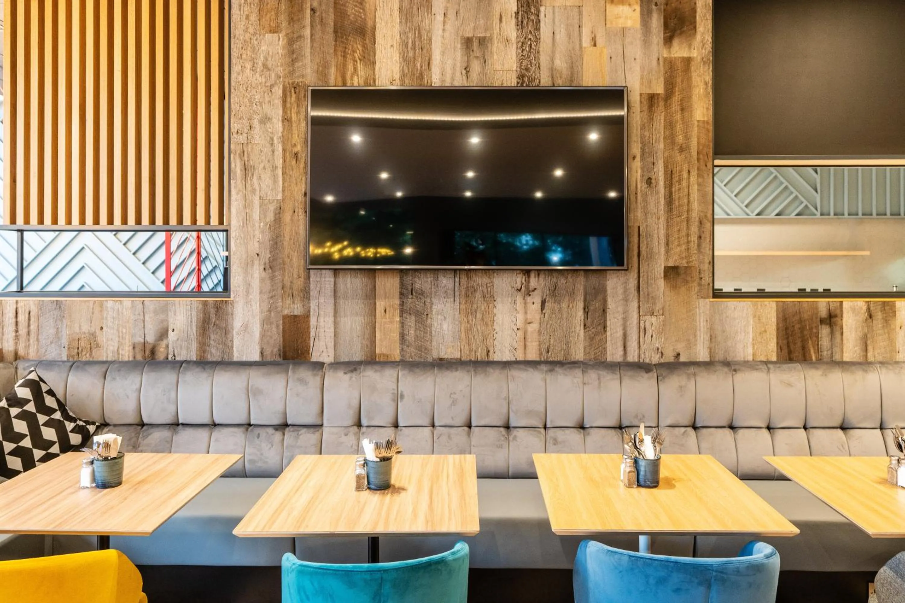 Restaurant/places to eat in Holiday Inn Bournemouth by IHG