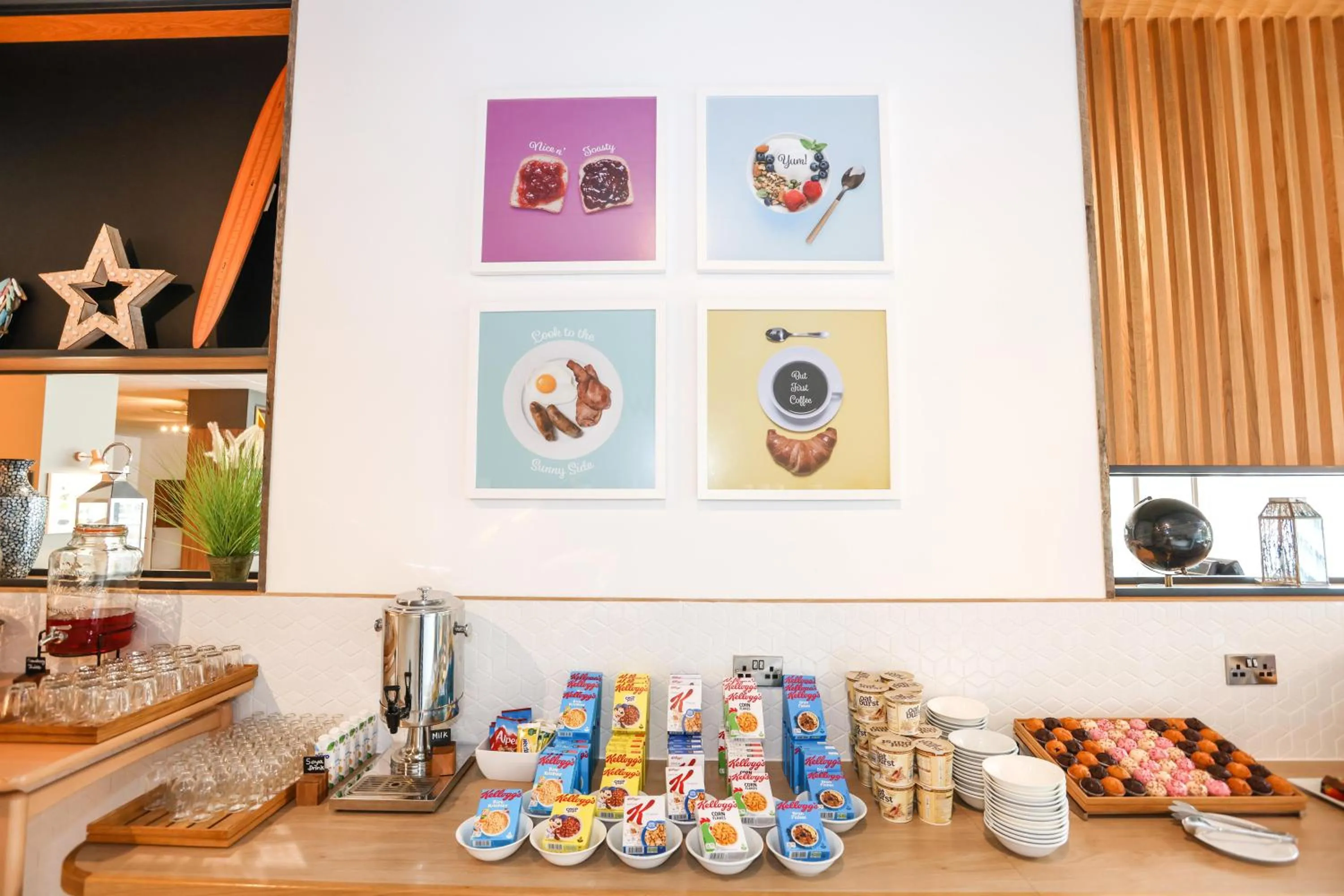 Breakfast in Holiday Inn Bournemouth by IHG