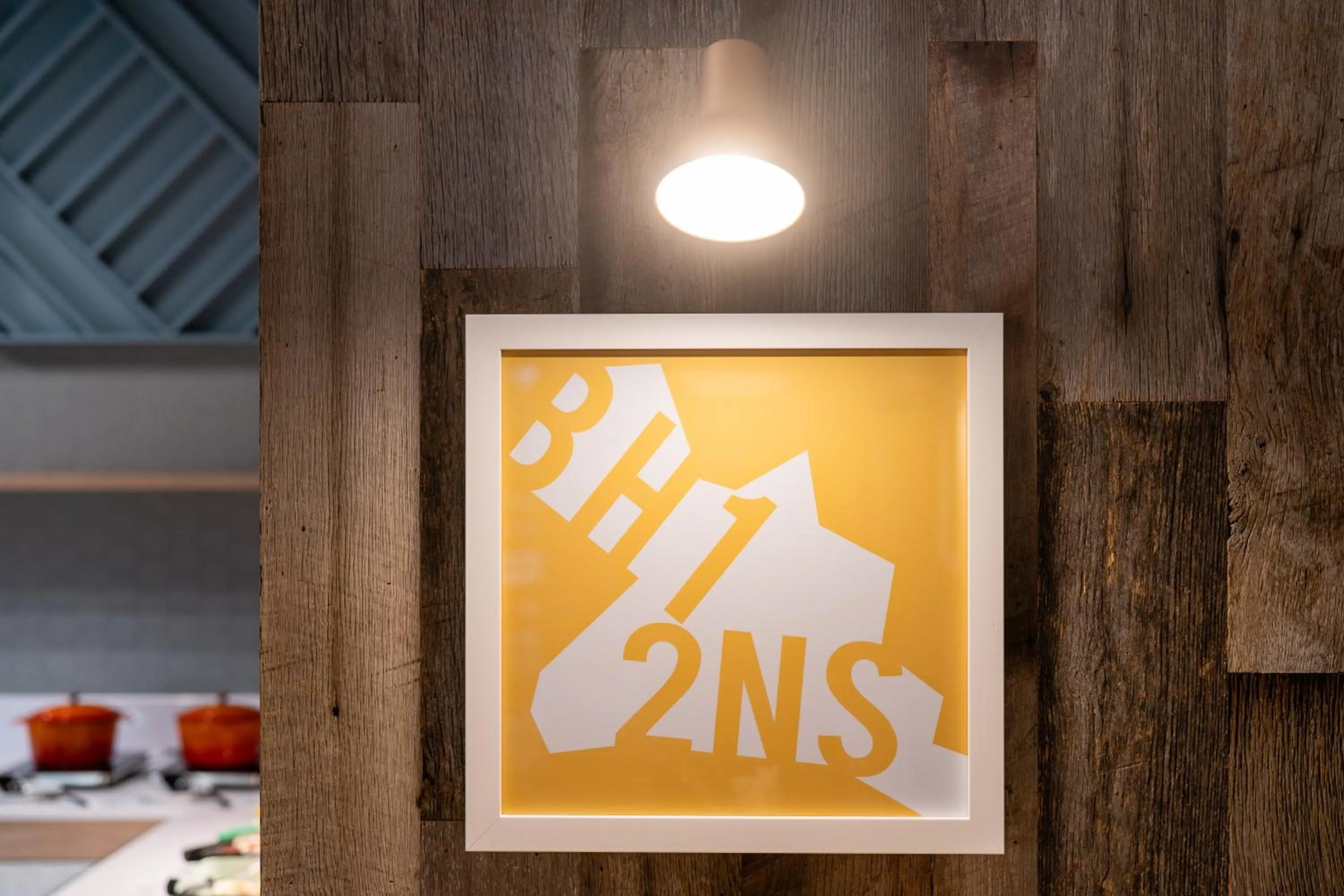 Lounge or bar in Holiday Inn Bournemouth by IHG