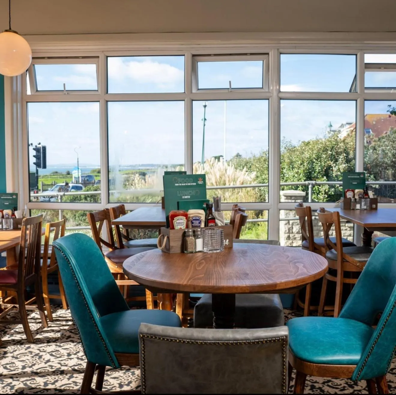 Restaurant/places to eat in Commodore Hotel by Greene King Inns