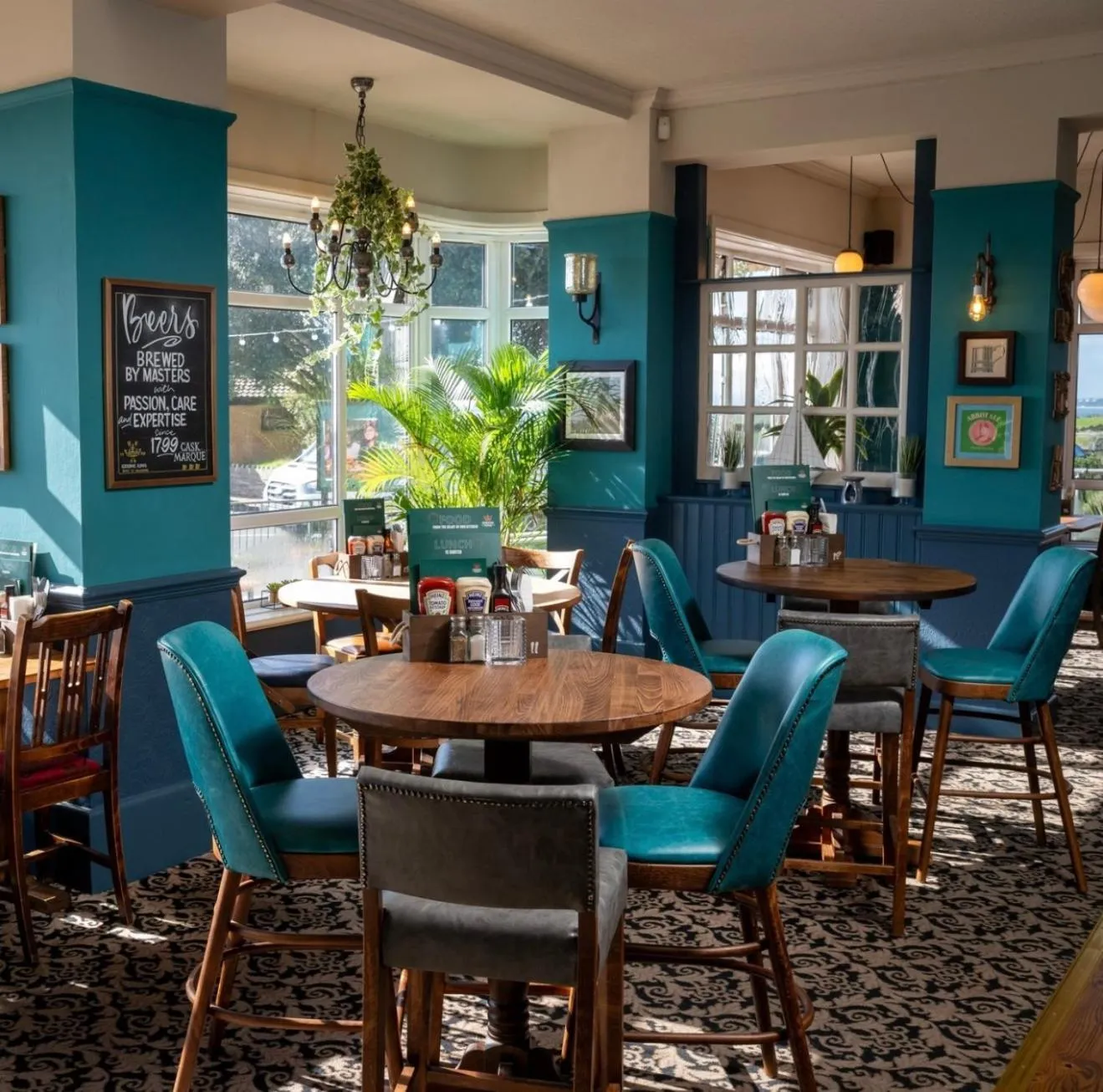 Restaurant/places to eat in Commodore Hotel by Greene King Inns