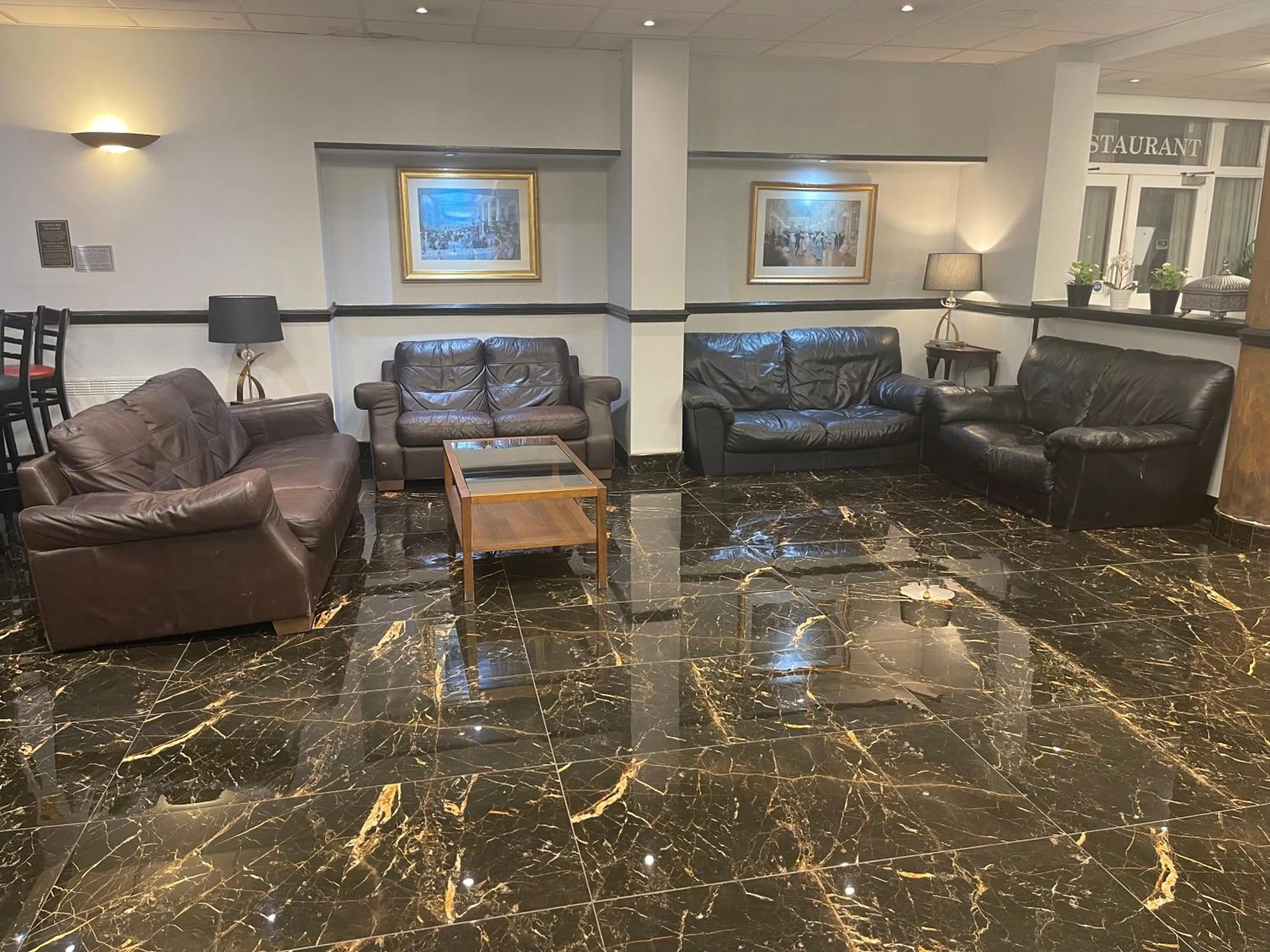 Lobby or reception in Hylands Hotel