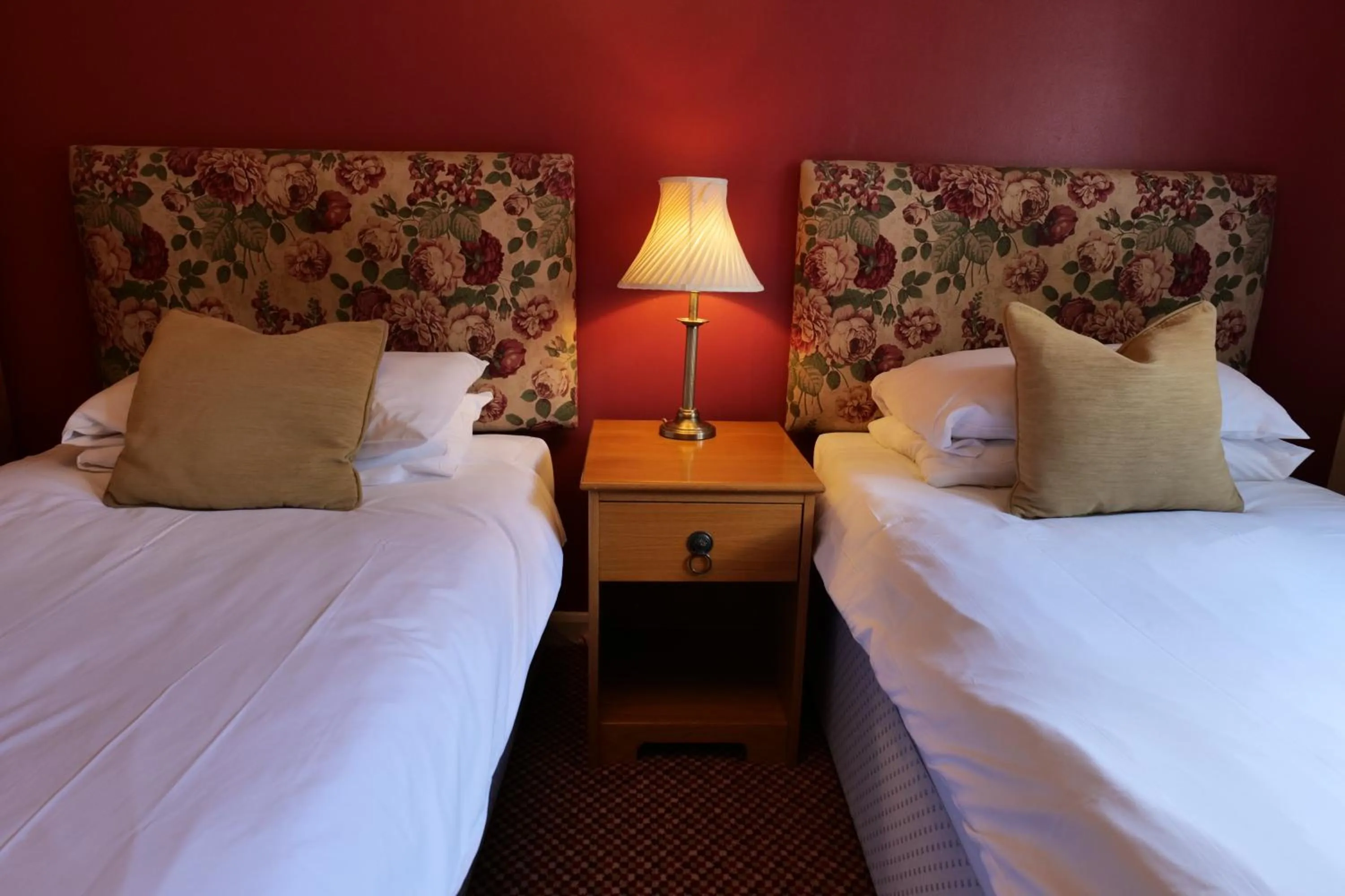 Bedroom, Bed in The Mary Arden Inn