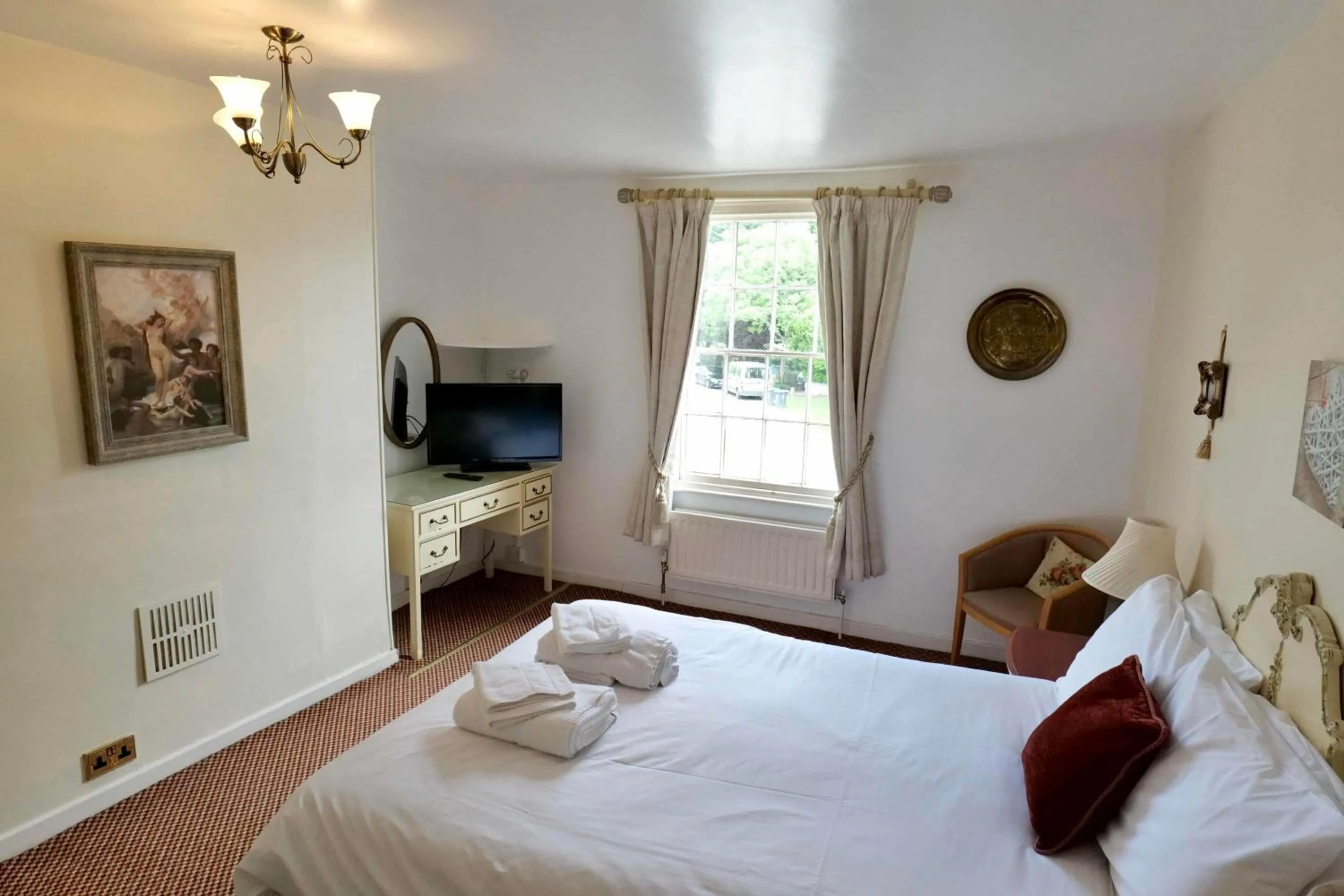 Bed in The Mary Arden Inn