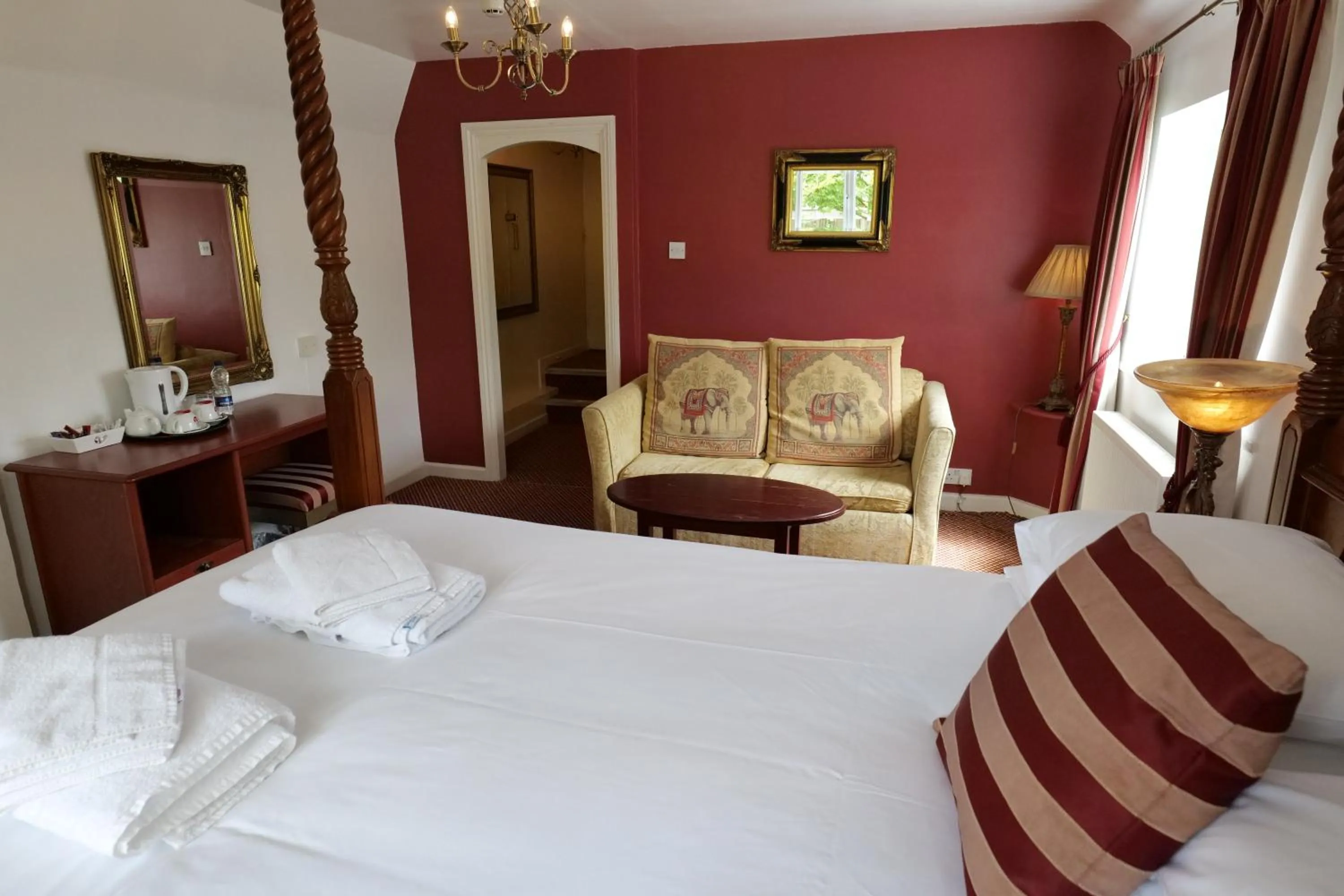 Bed in The Mary Arden Inn