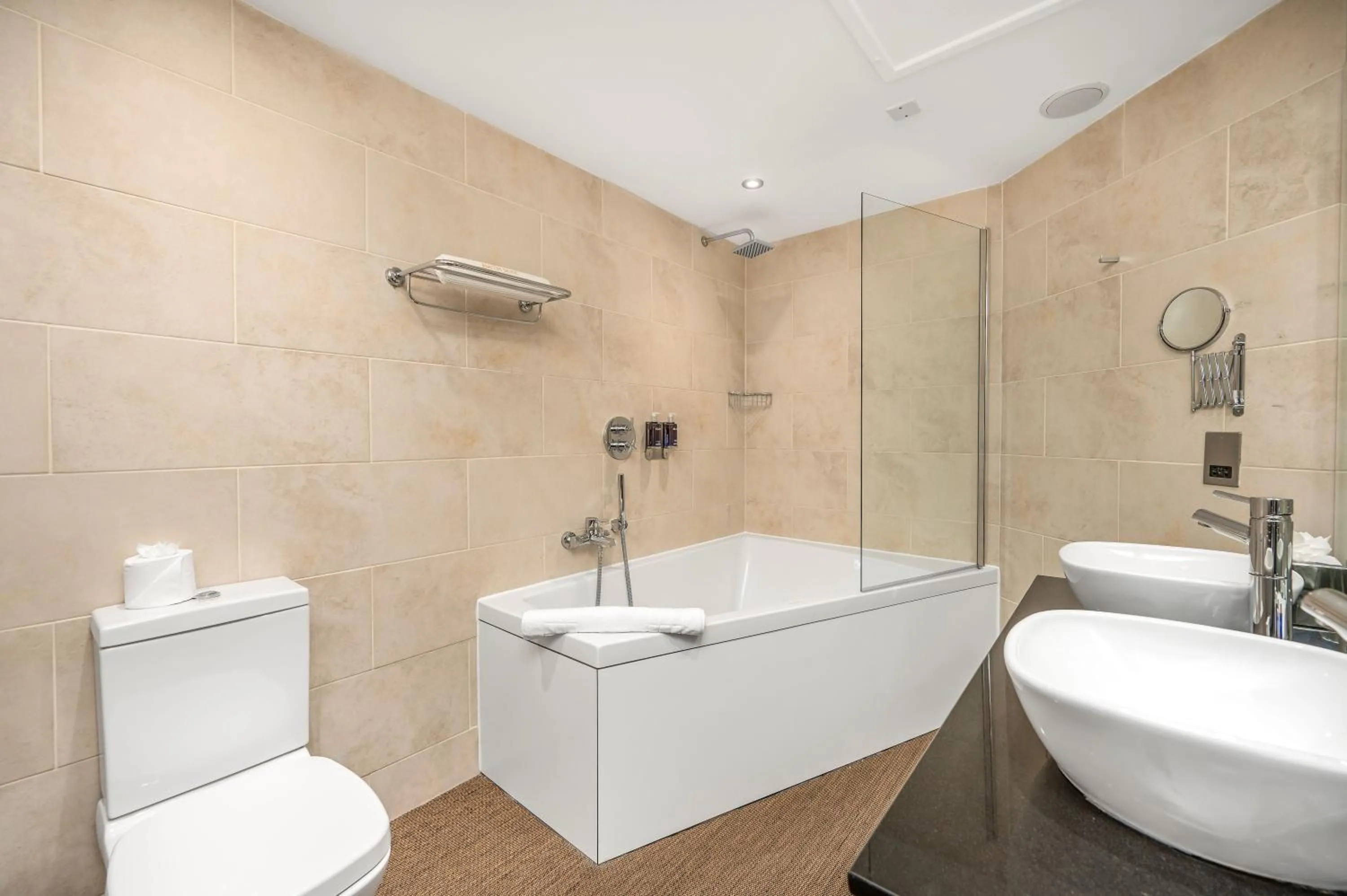 Shower in Rocpool Reserve