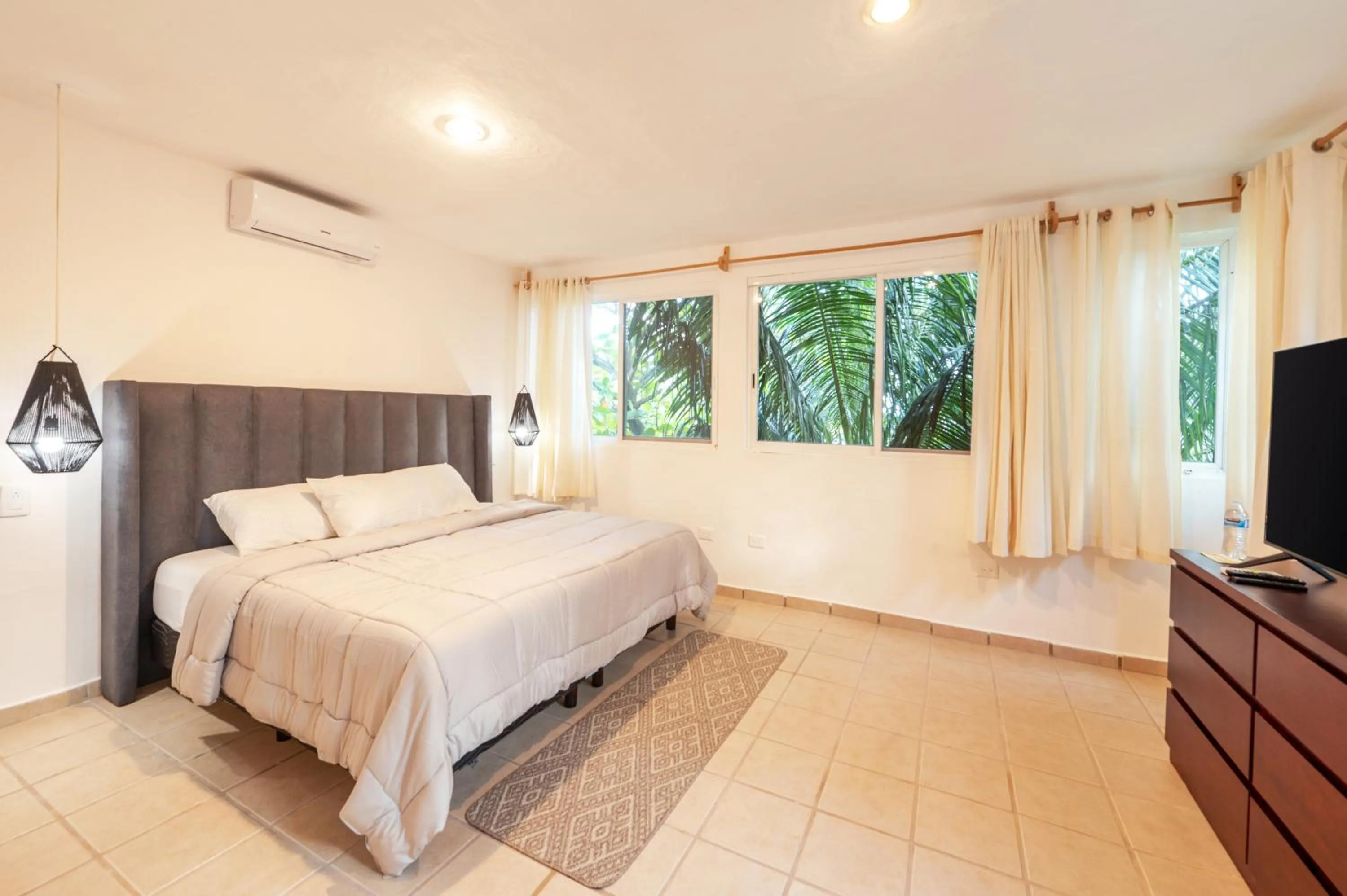 Bed in Hotel Caracol Puerto Morelos
