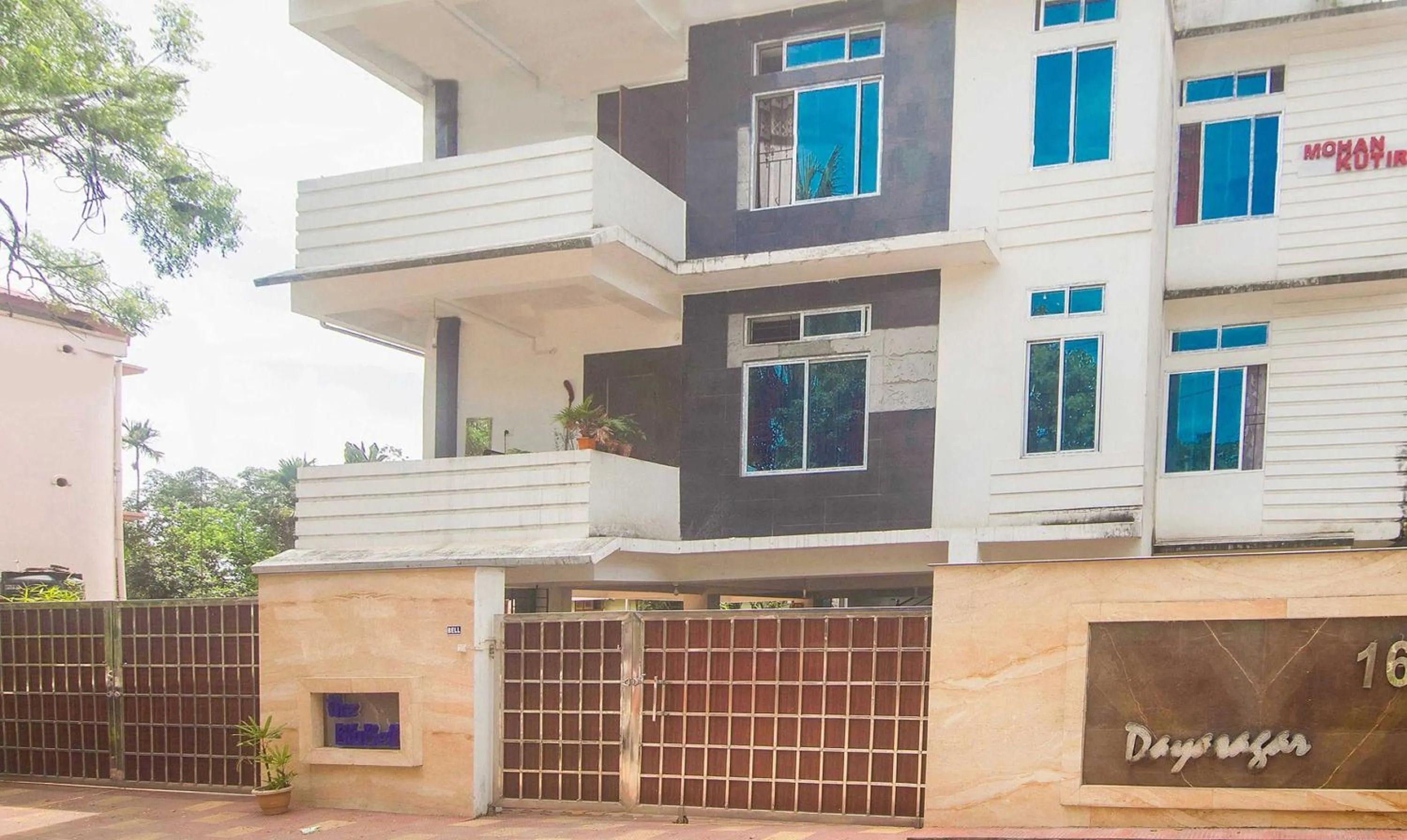 Facade/entrance in Hotel OThe Blu Bell