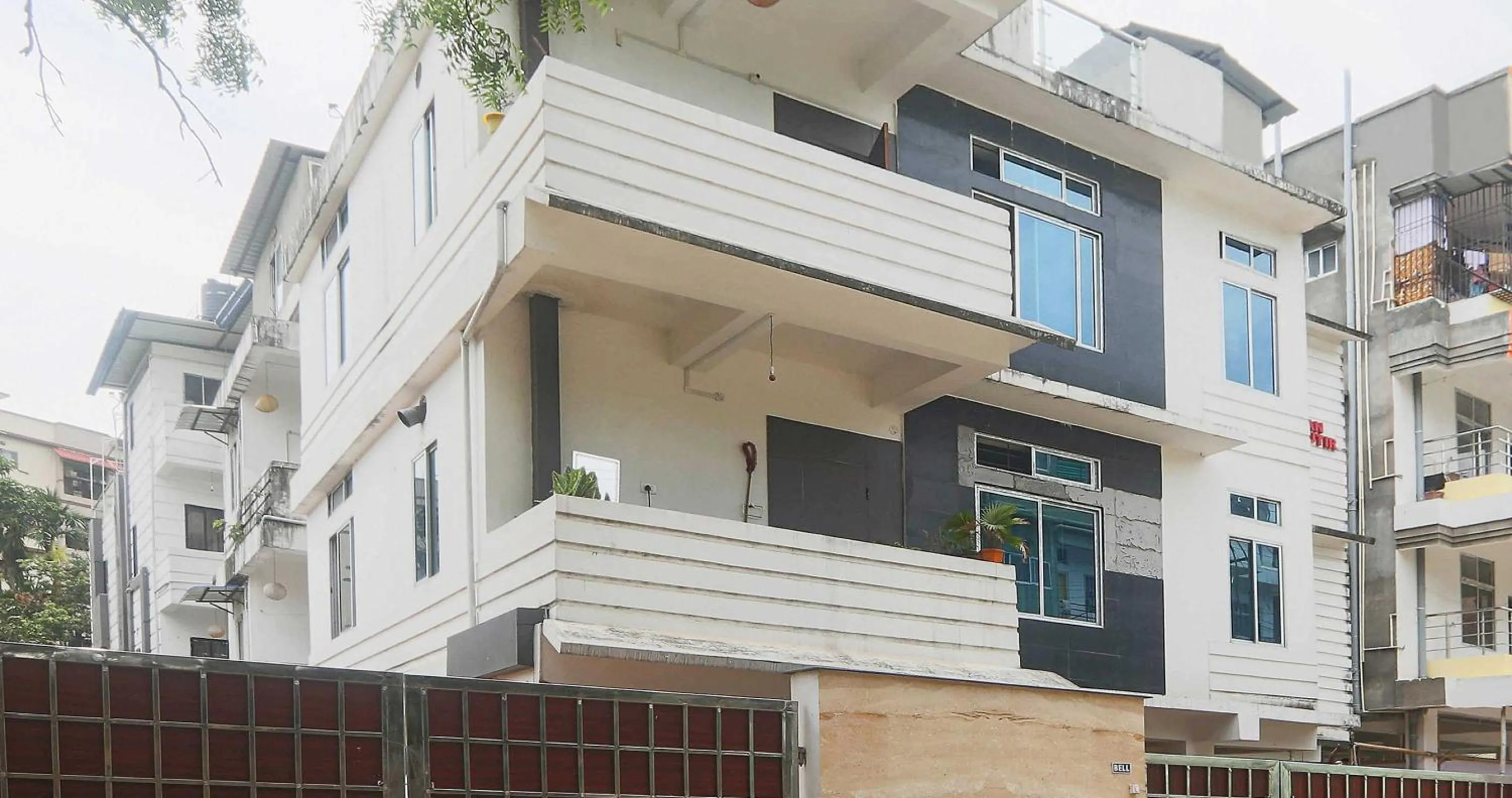 Facade/entrance in Hotel OThe Blu Bell