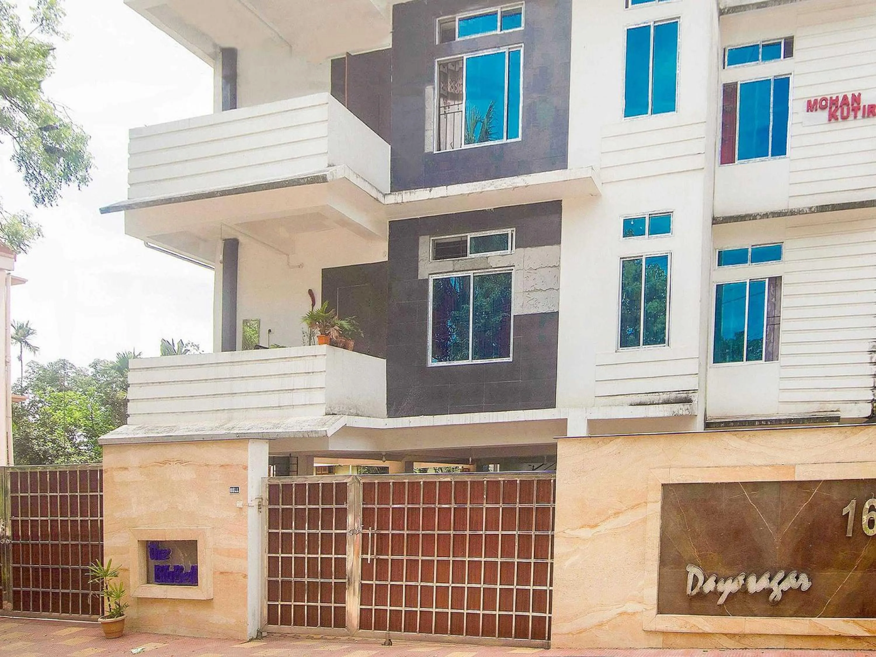 Facade/entrance in Hotel OThe Blu Bell