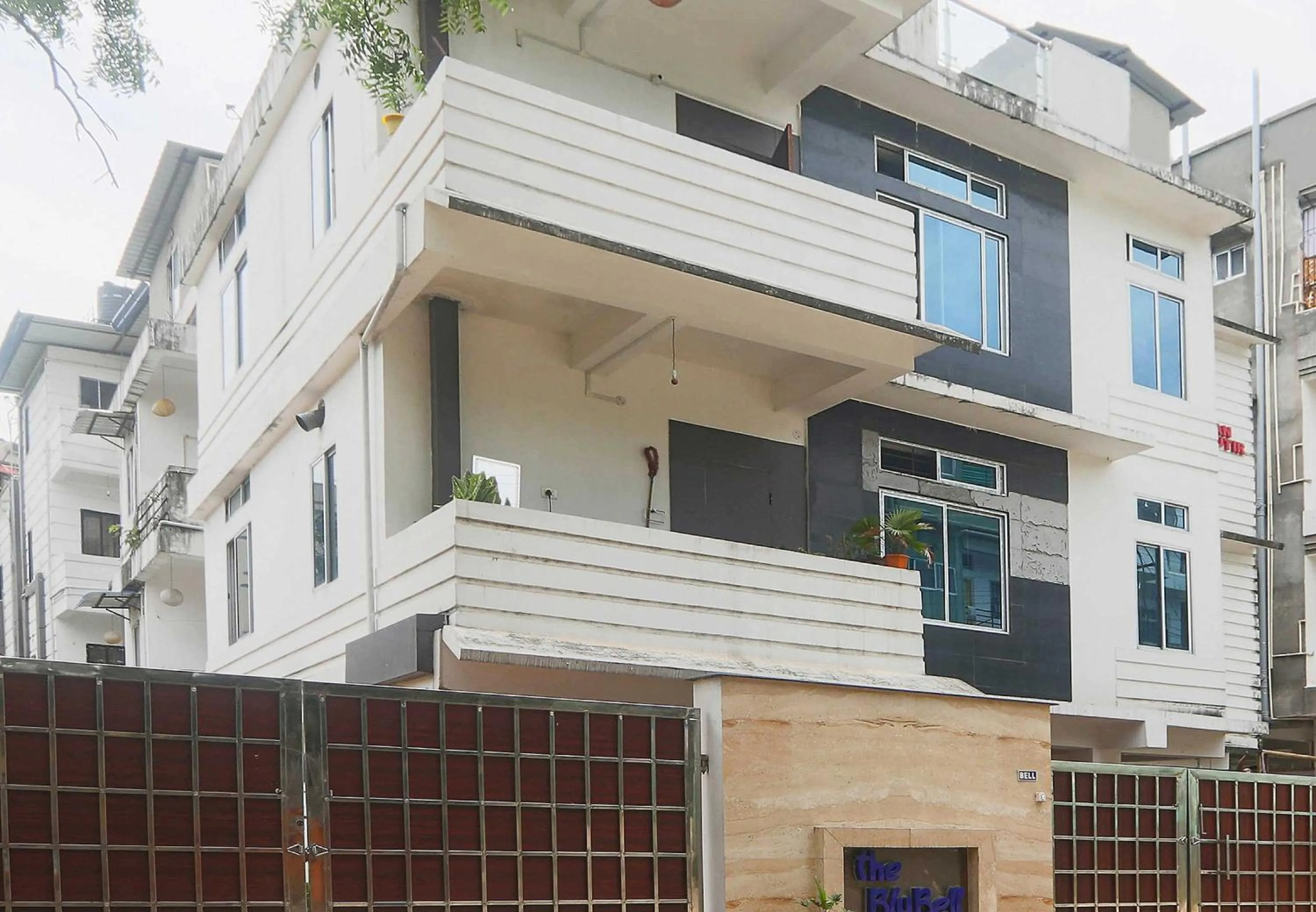 Facade/entrance in Hotel OThe Blu Bell