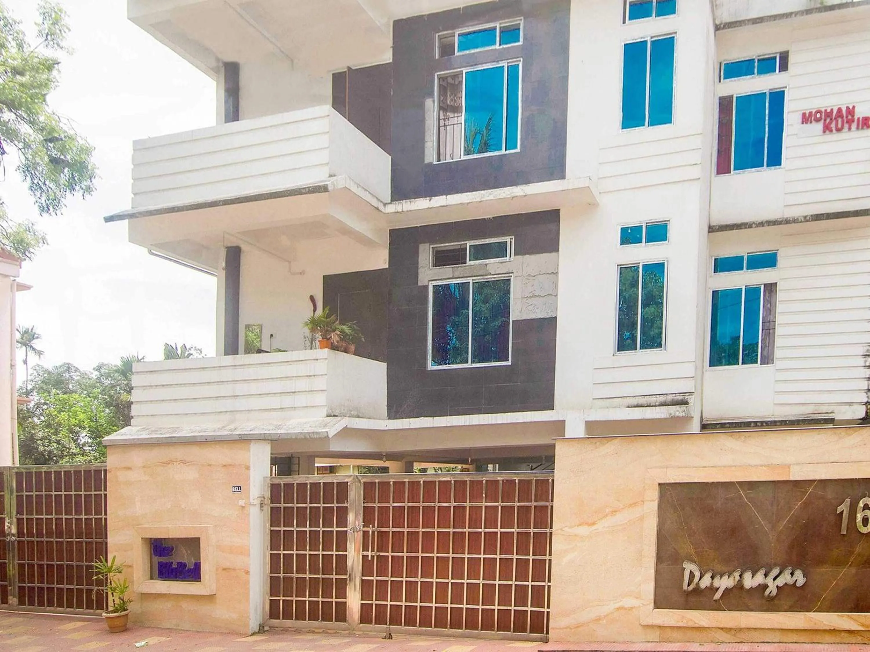 Facade/entrance in Hotel OThe Blu Bell