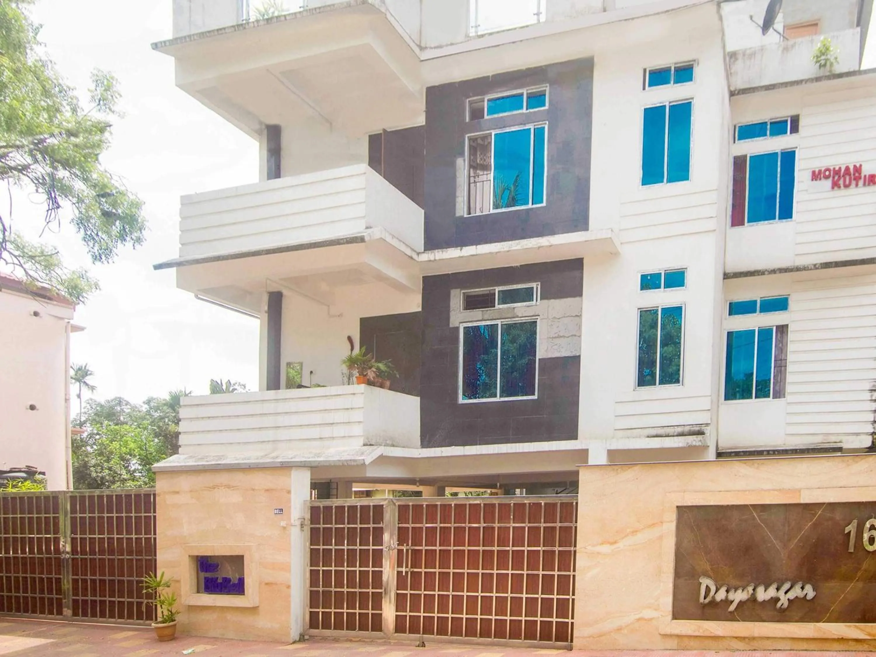 Facade/entrance in Hotel OThe Blu Bell