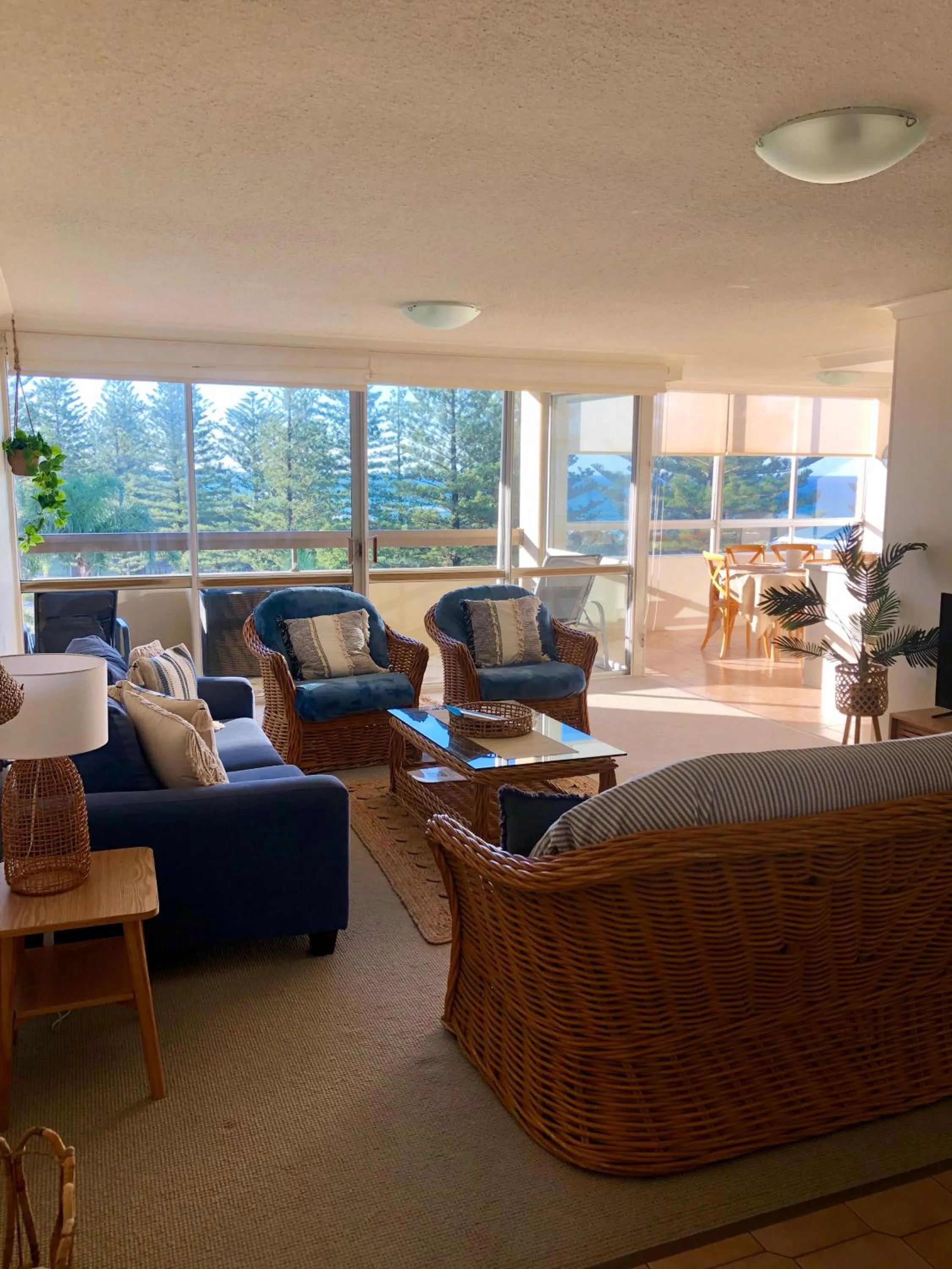 Living room in Oceania on Burleigh Beach