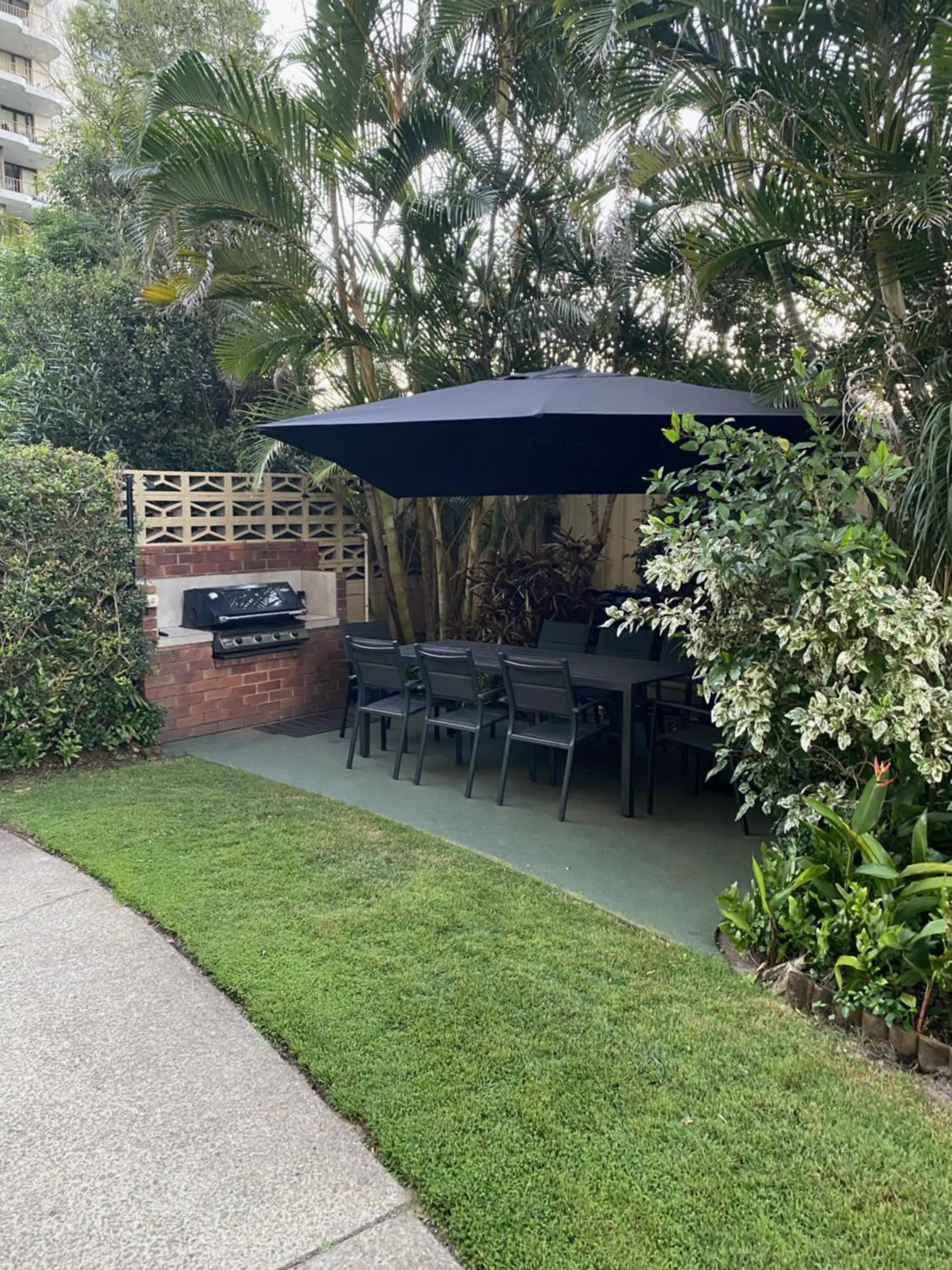 BBQ facilities in Oceania on Burleigh Beach