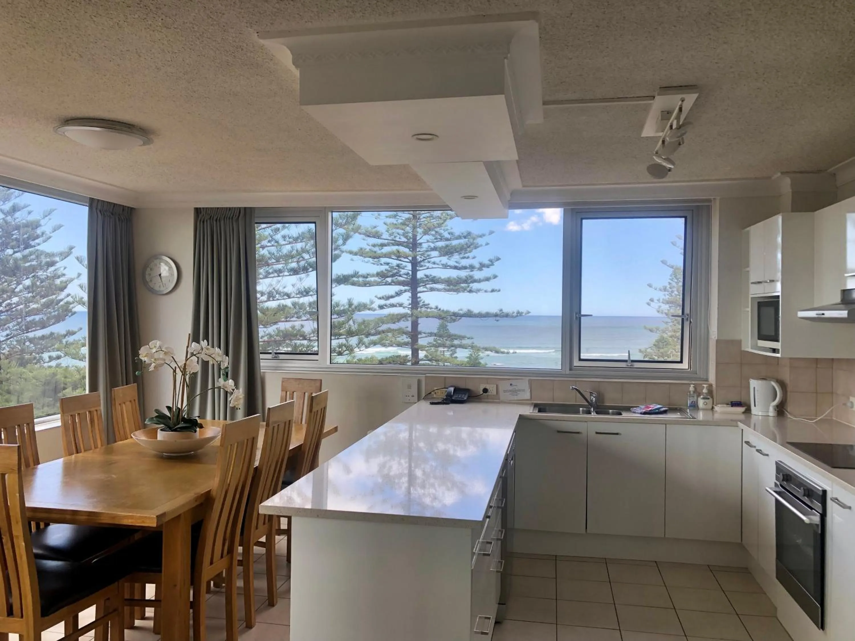 Oceania on Burleigh Beach