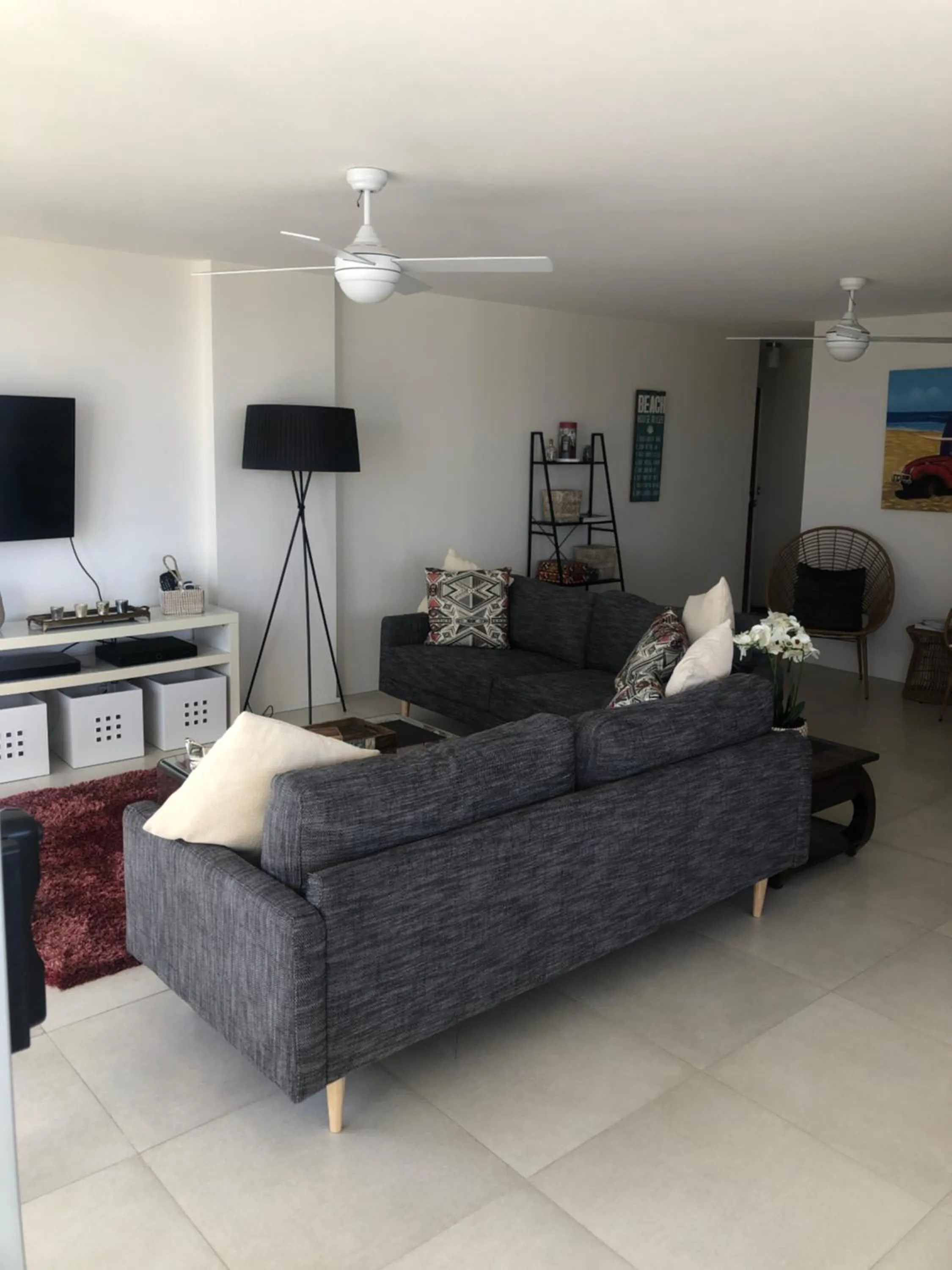 Living room in Oceania on Burleigh Beach