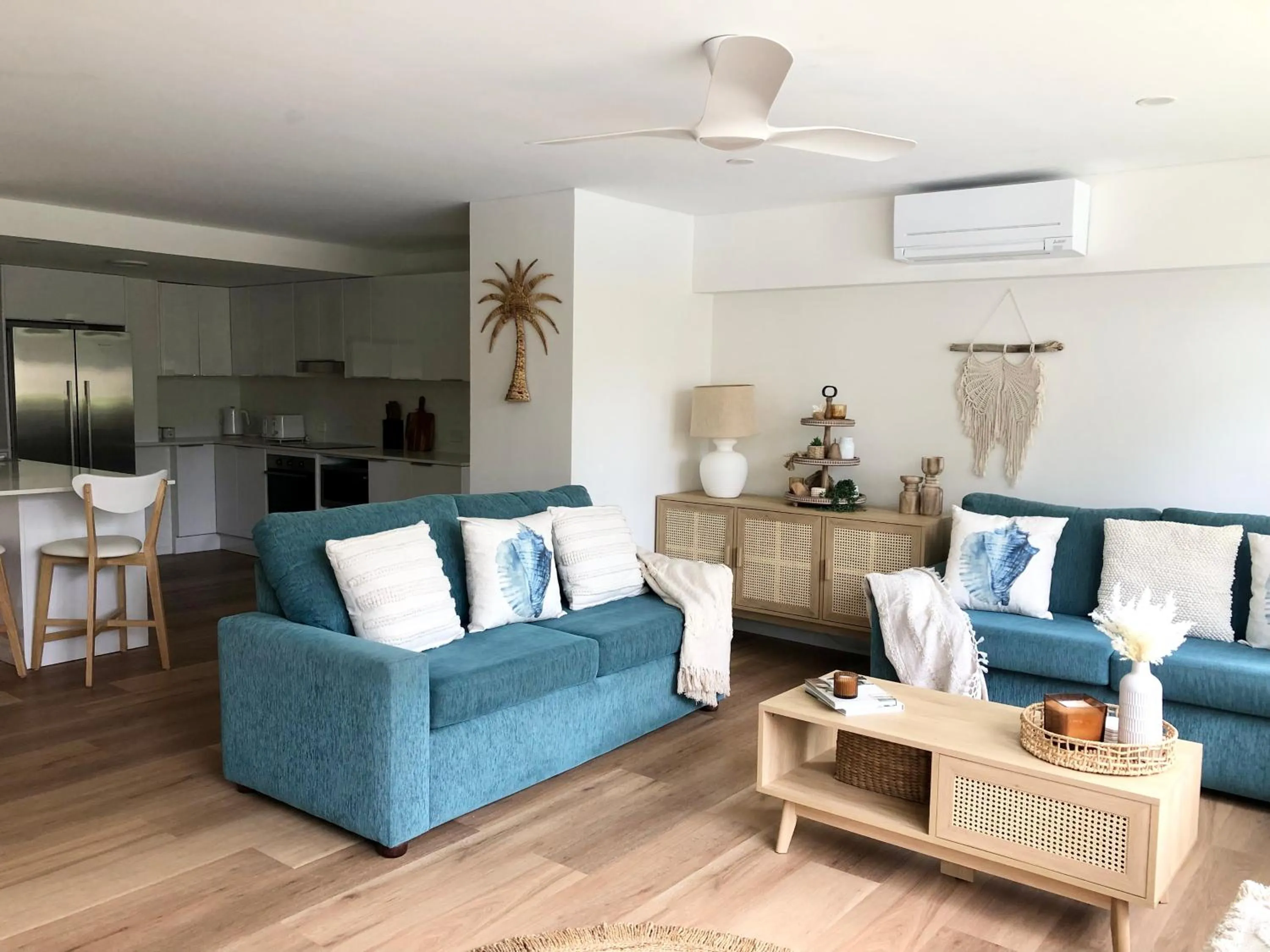 Living room in Oceania on Burleigh Beach
