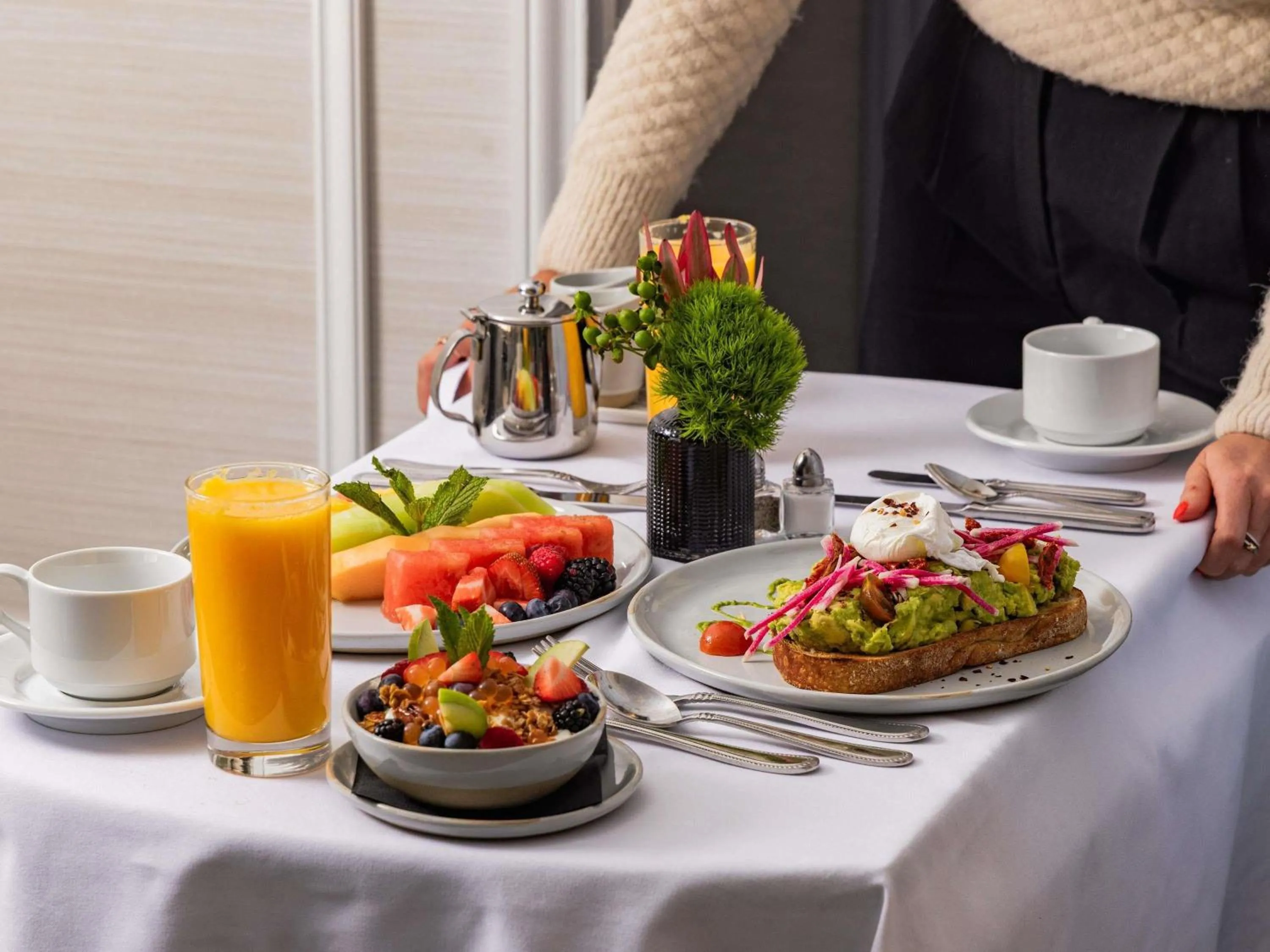 Restaurant/places to eat in Fairmont Chicago Millennium Park