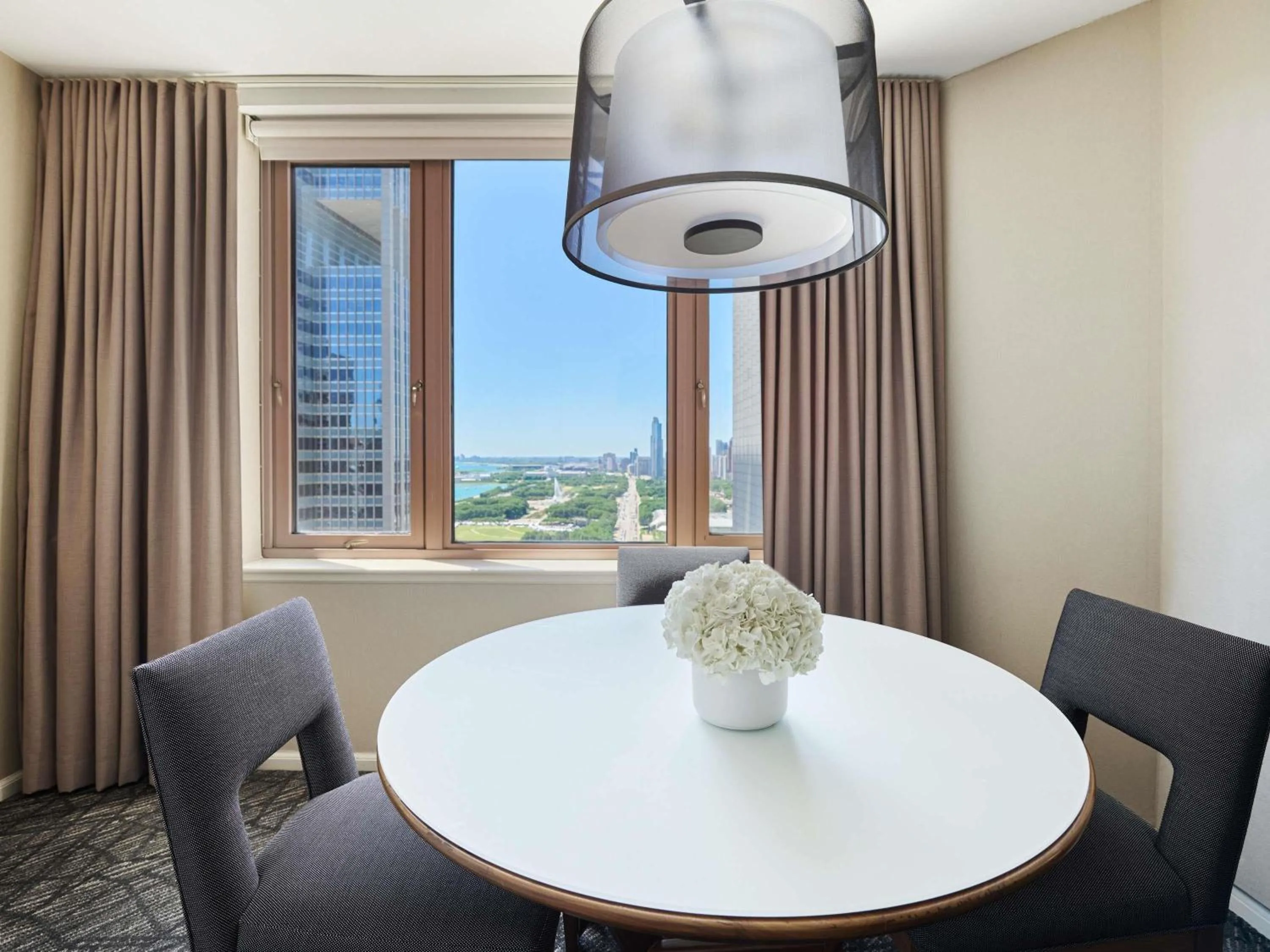Bedroom in Fairmont Chicago Millennium Park