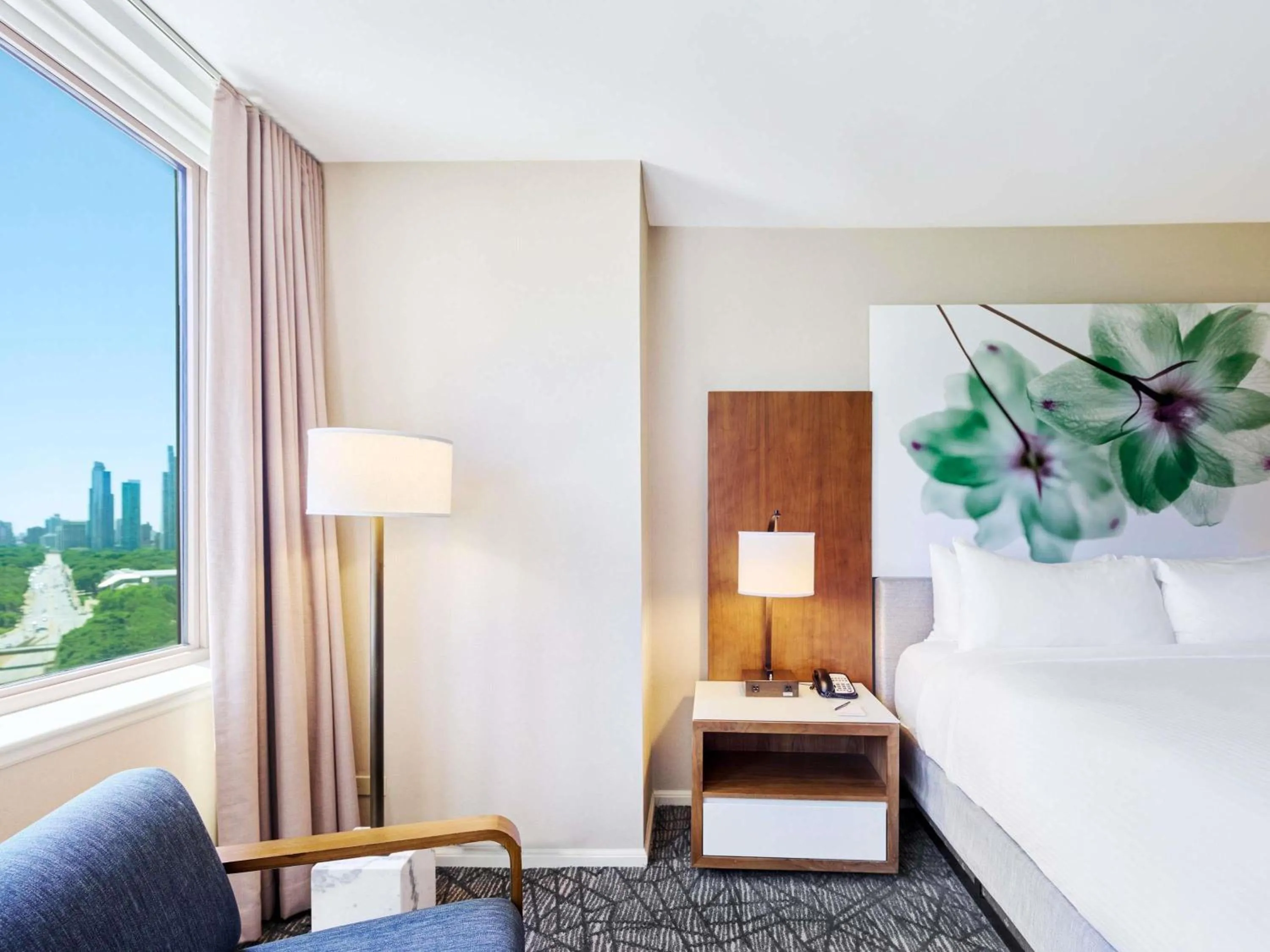 Bedroom, Bed in Fairmont Chicago Millennium Park