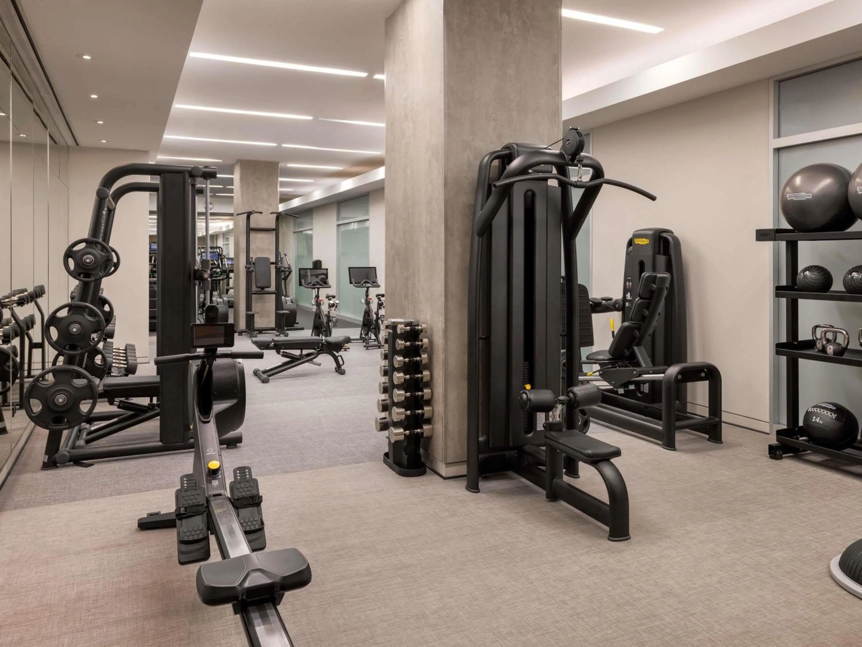 Fitness centre/facilities in Fairmont Chicago Millennium Park