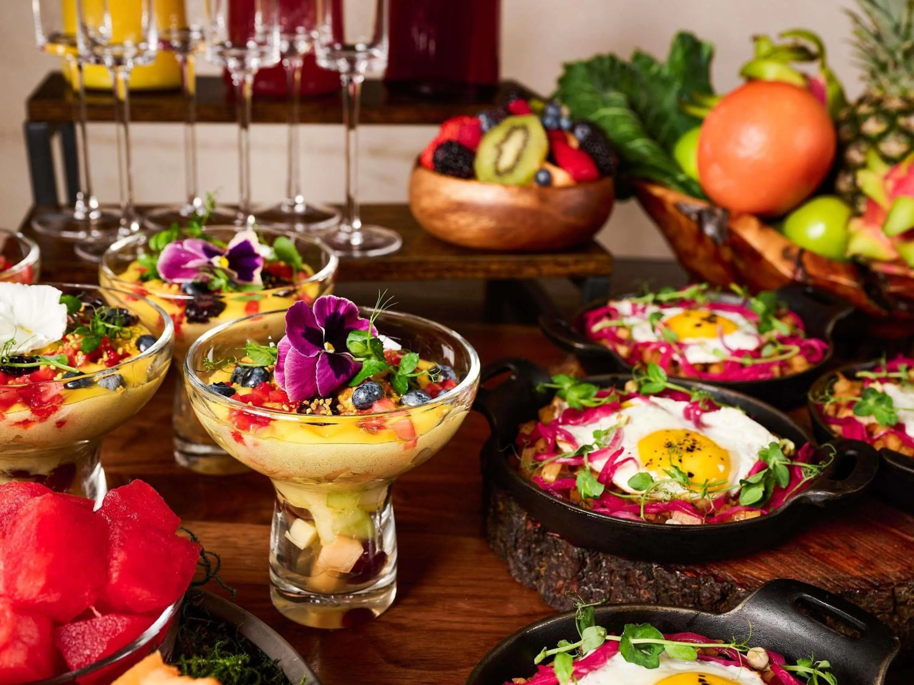 Restaurant/places to eat in Fairmont Chicago Millennium Park