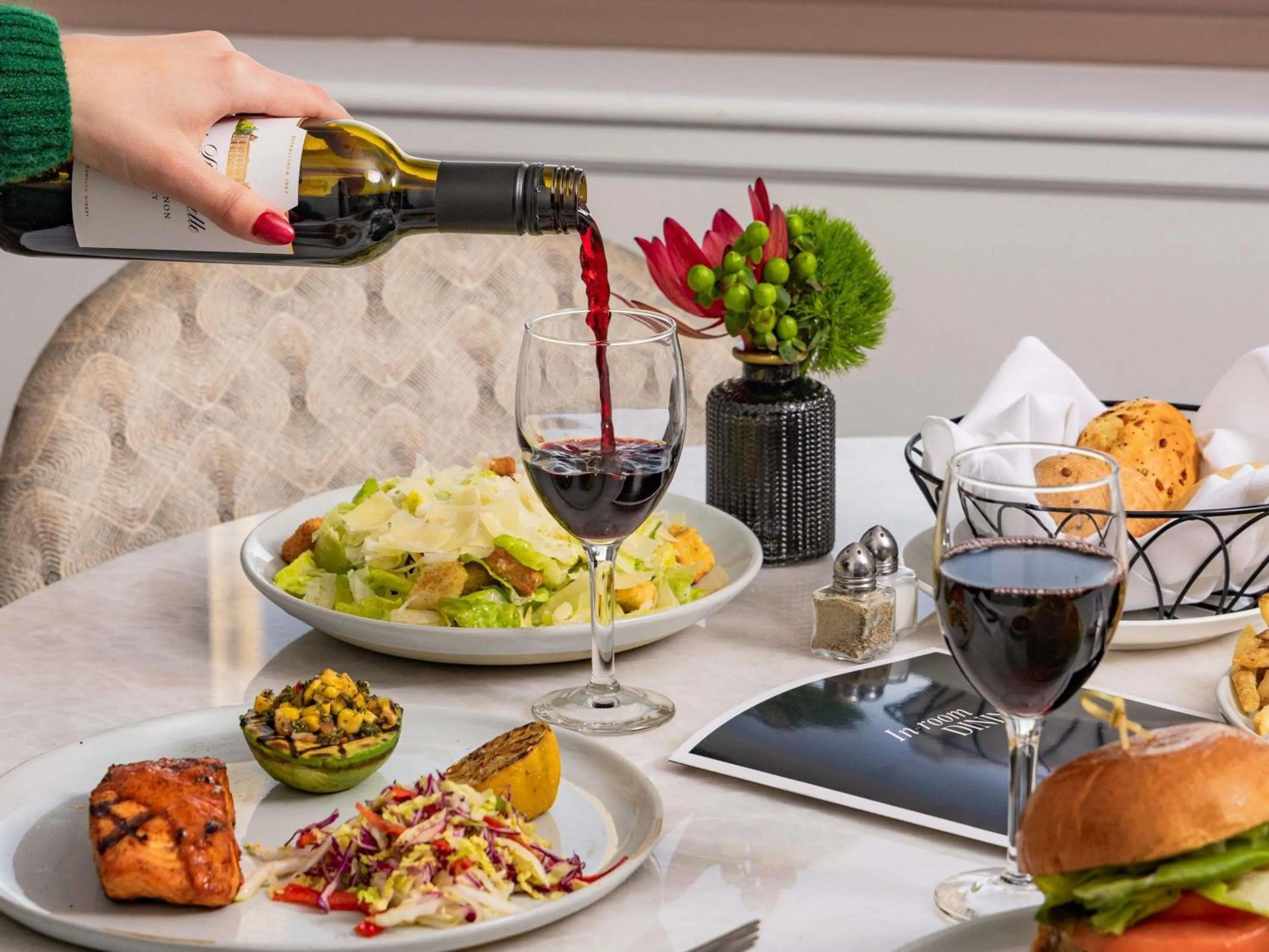 Restaurant/places to eat in Fairmont Chicago Millennium Park