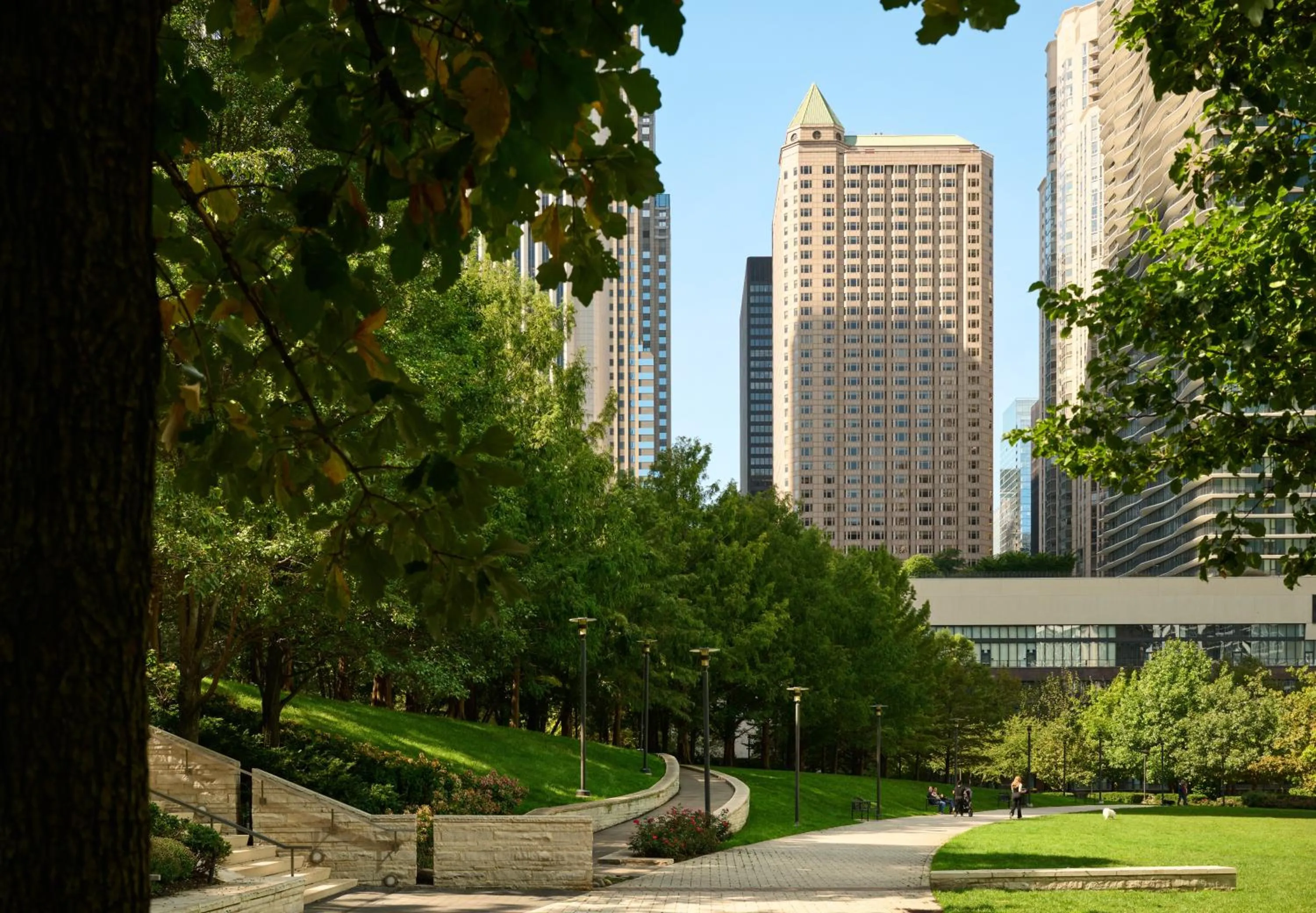 Property building in Fairmont Chicago Millennium Park