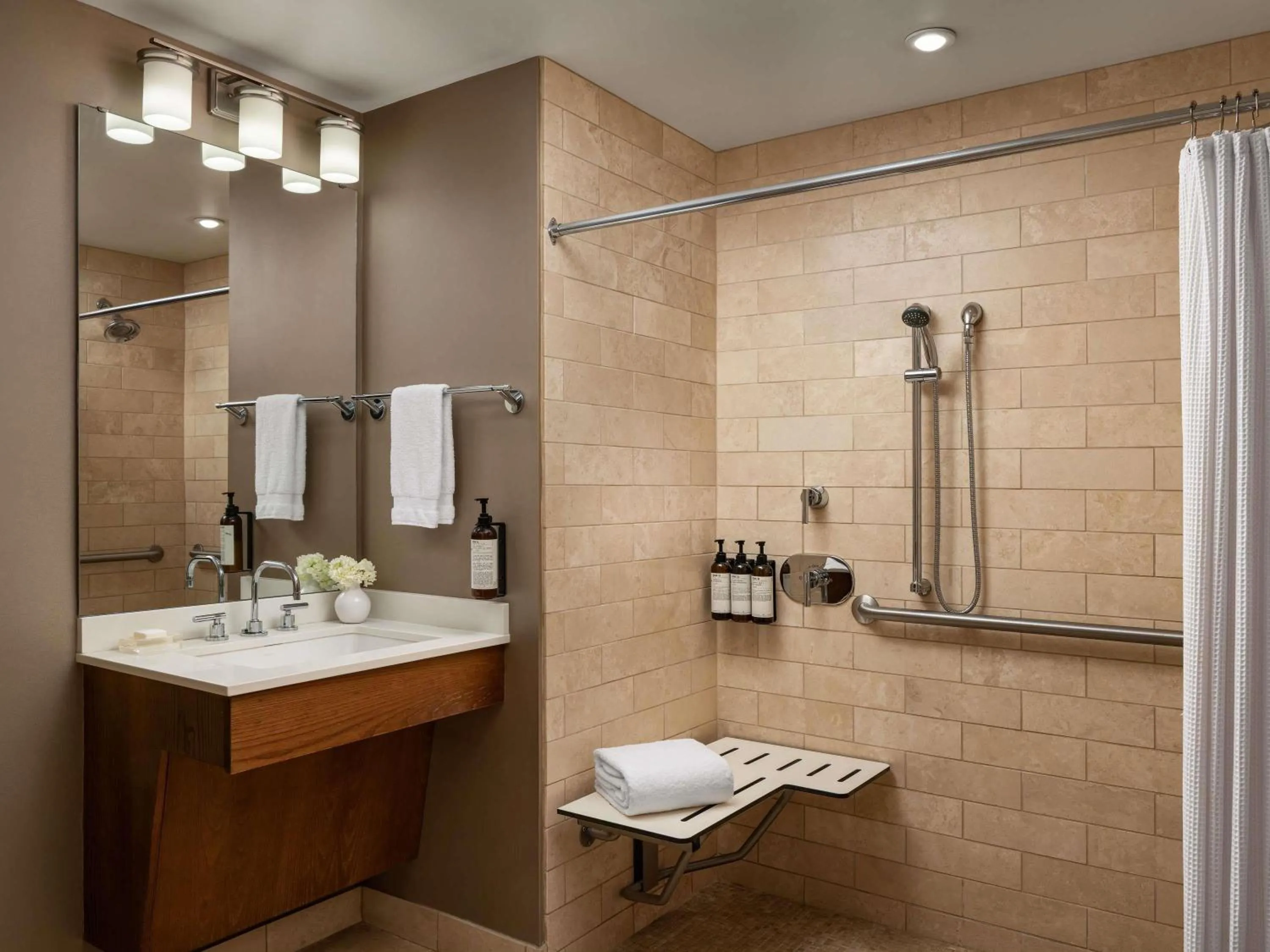 Bedroom in Fairmont Chicago Millennium Park