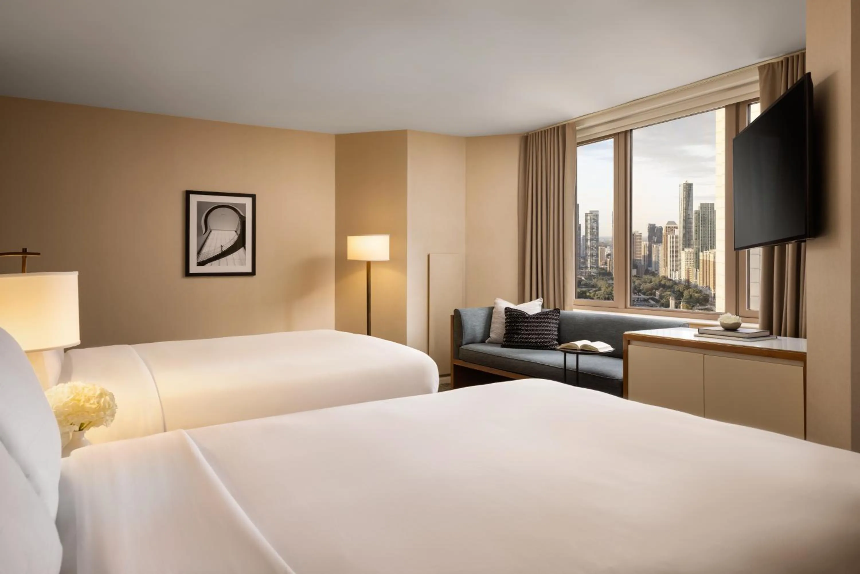 Bedroom, Bed in Fairmont Chicago Millennium Park