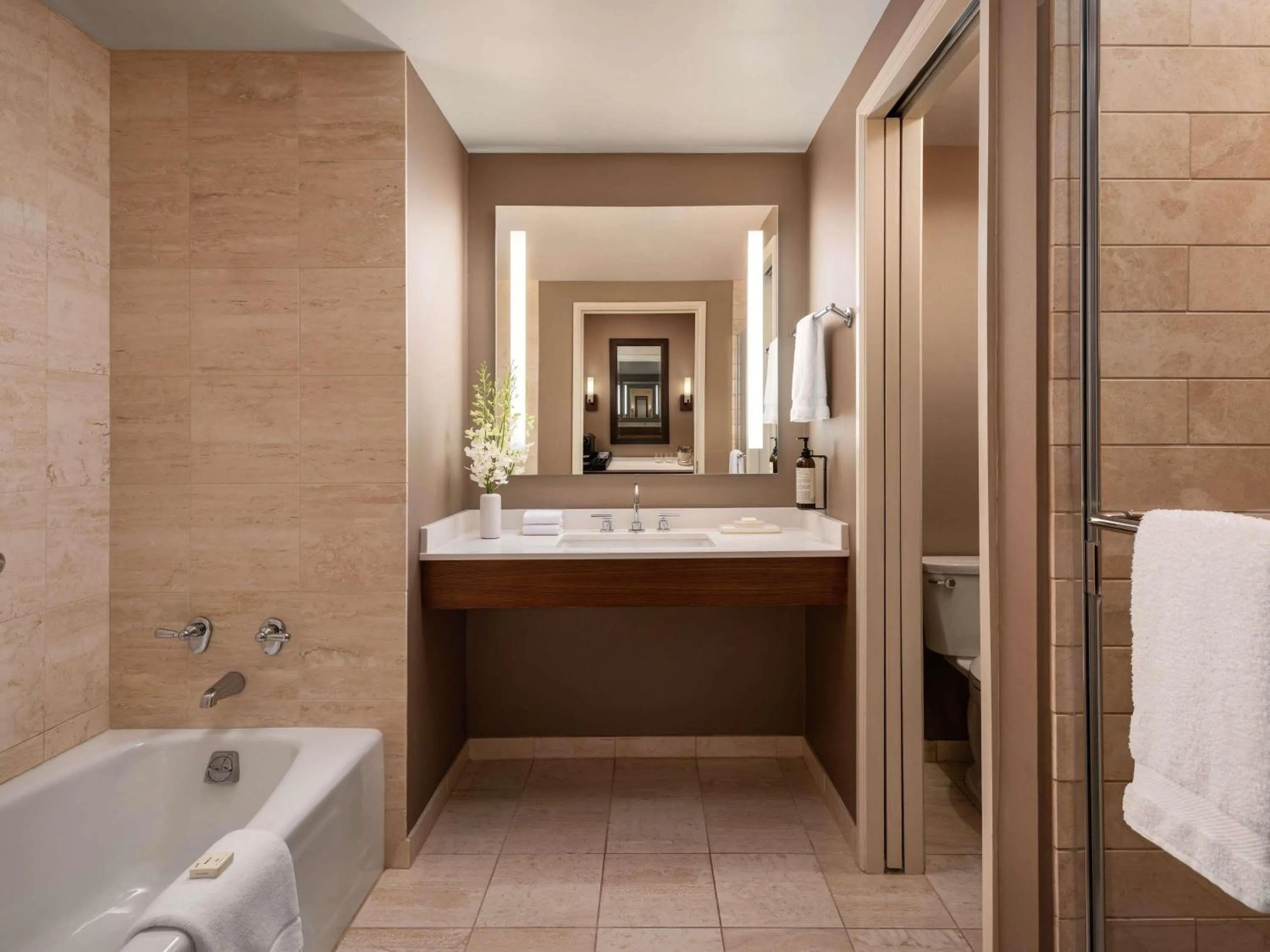 Bedroom in Fairmont Chicago Millennium Park