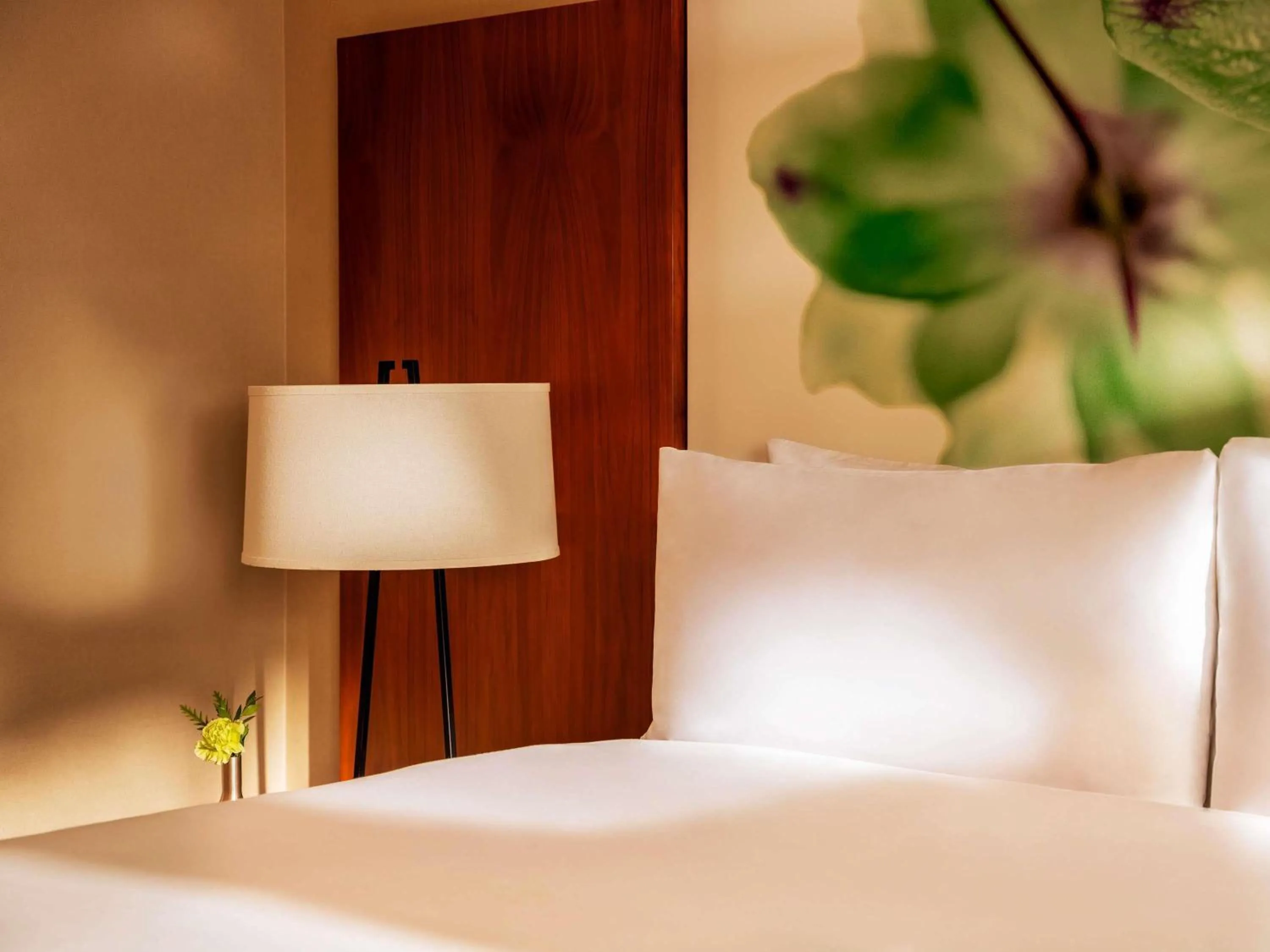 Bedroom, Bed in Fairmont Chicago Millennium Park