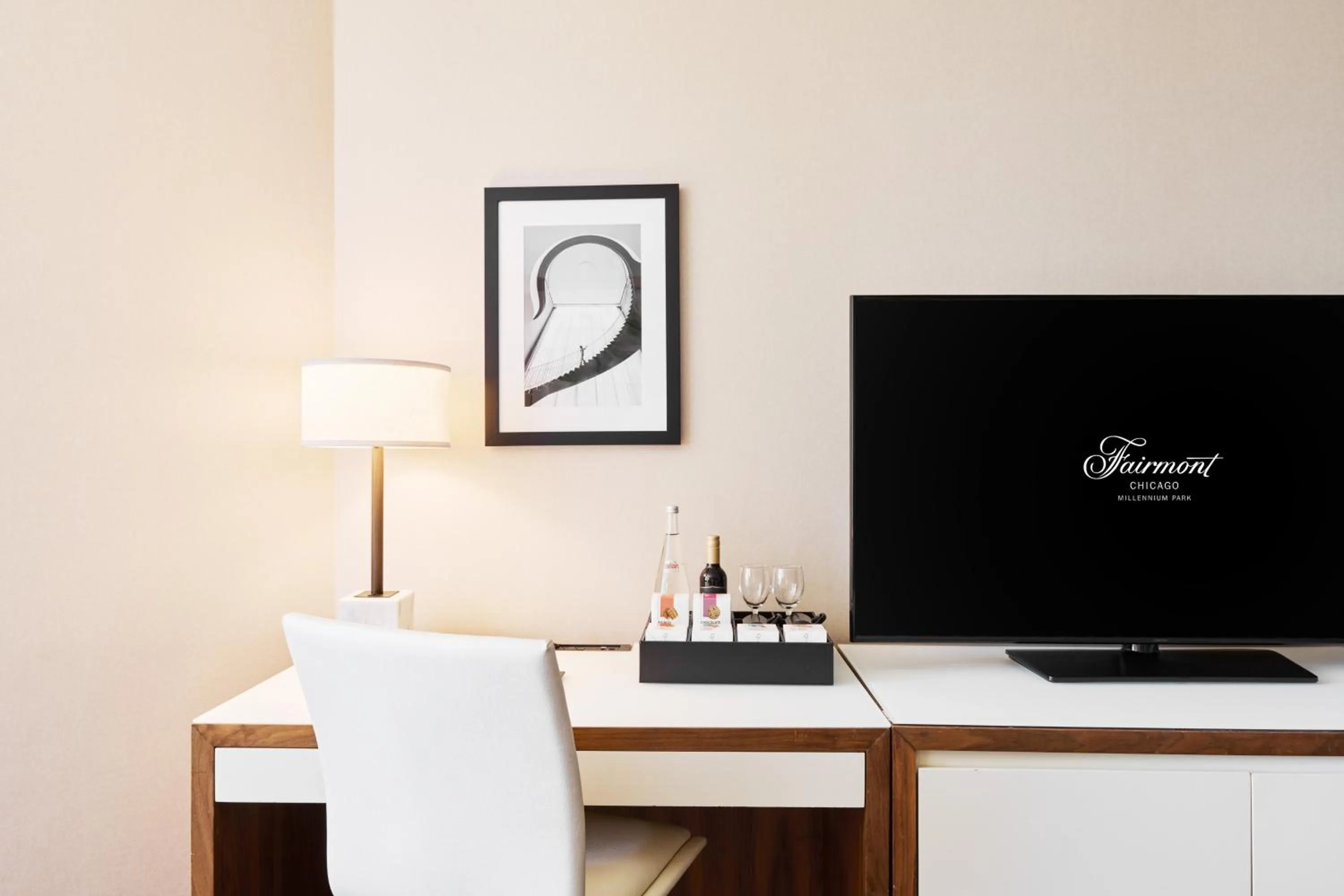 TV and multimedia in Fairmont Chicago Millennium Park