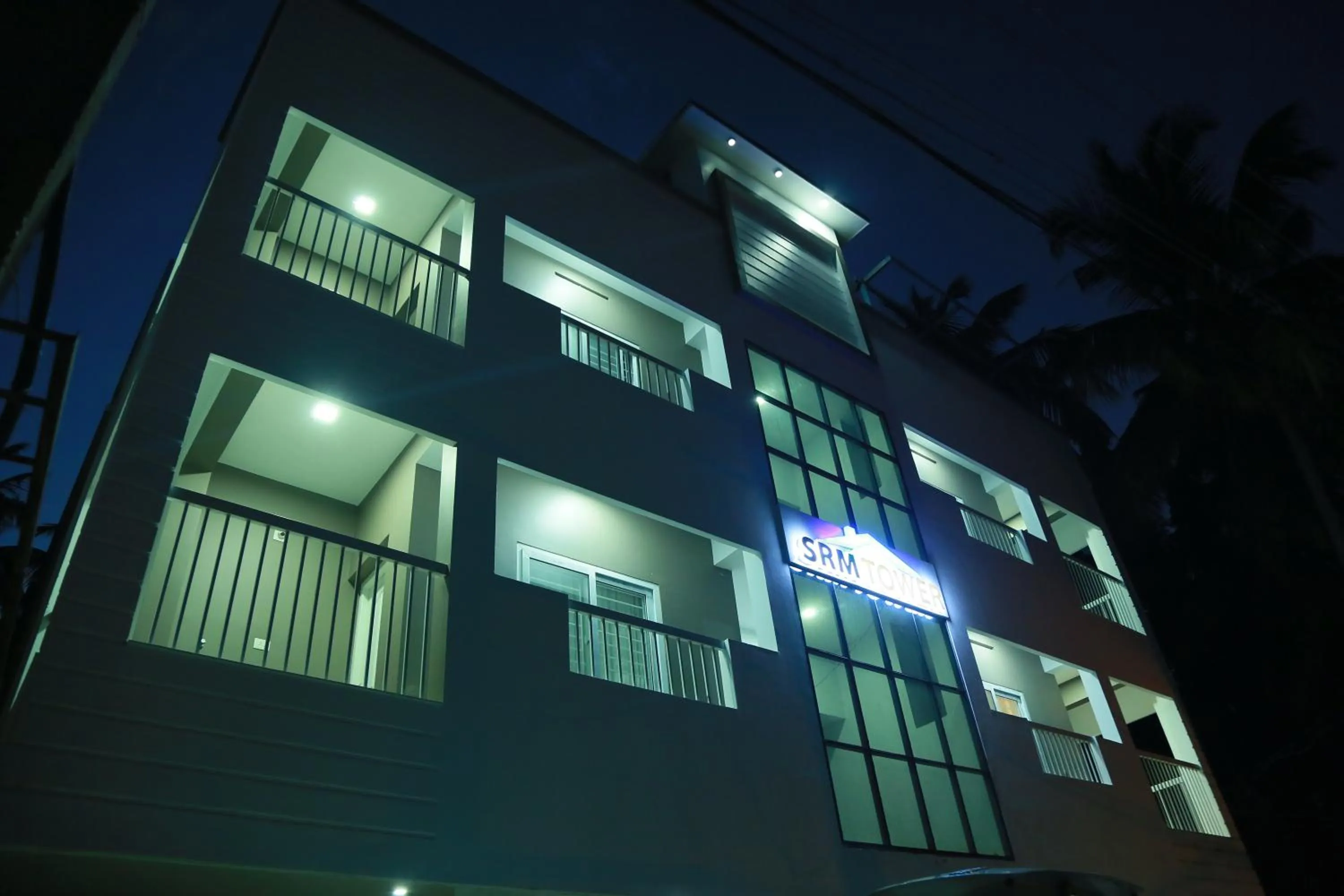 Facade/entrance in SRM Tower Residency