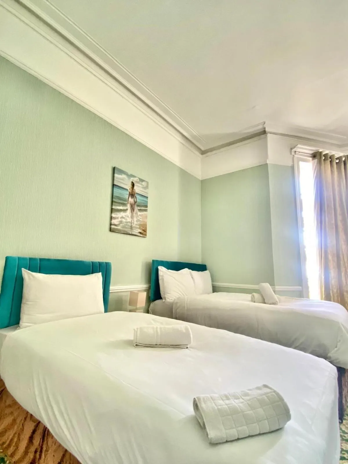 Bed in The Carlton Hotel