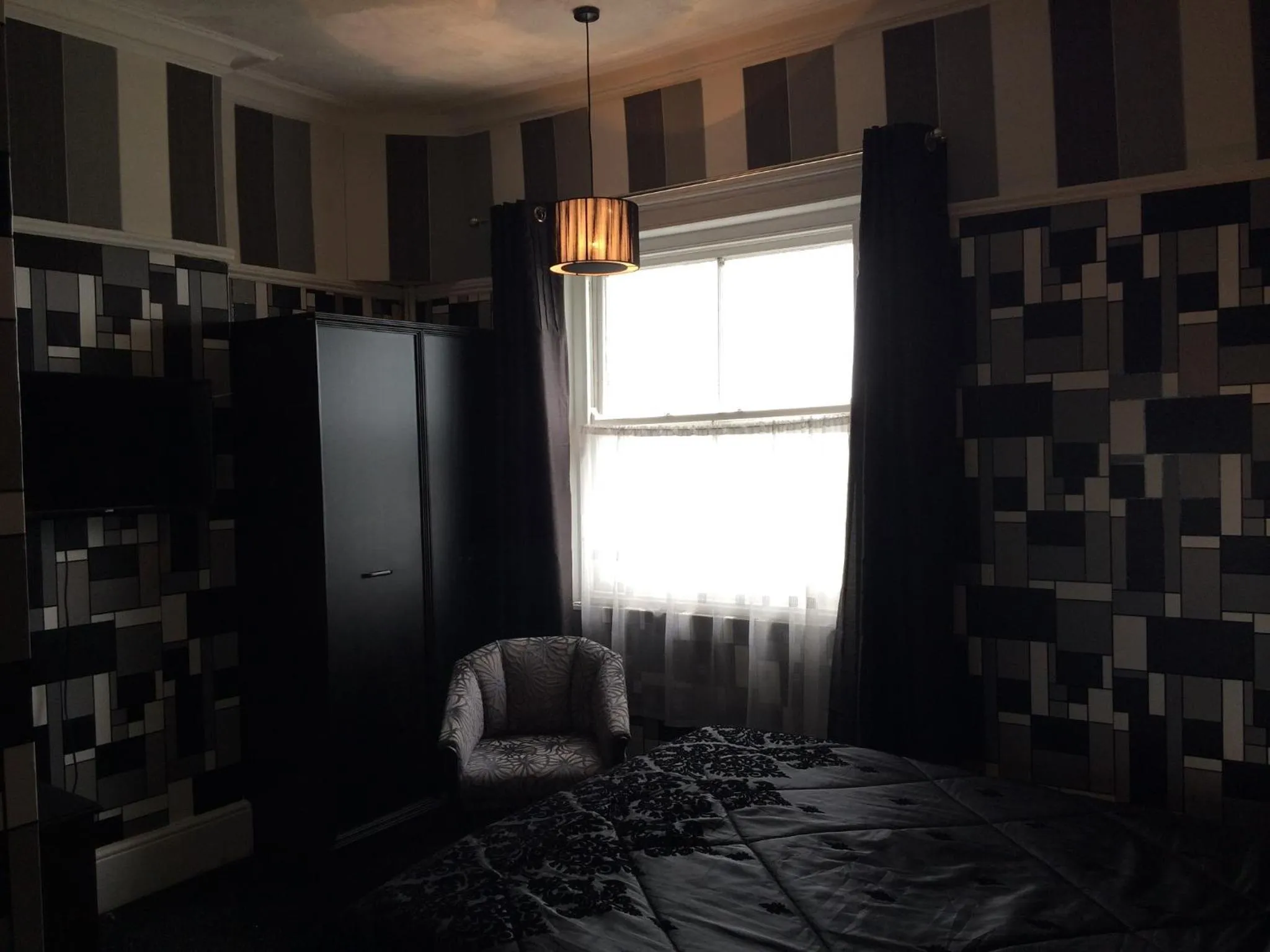 Day, Bed in The Carlton Hotel