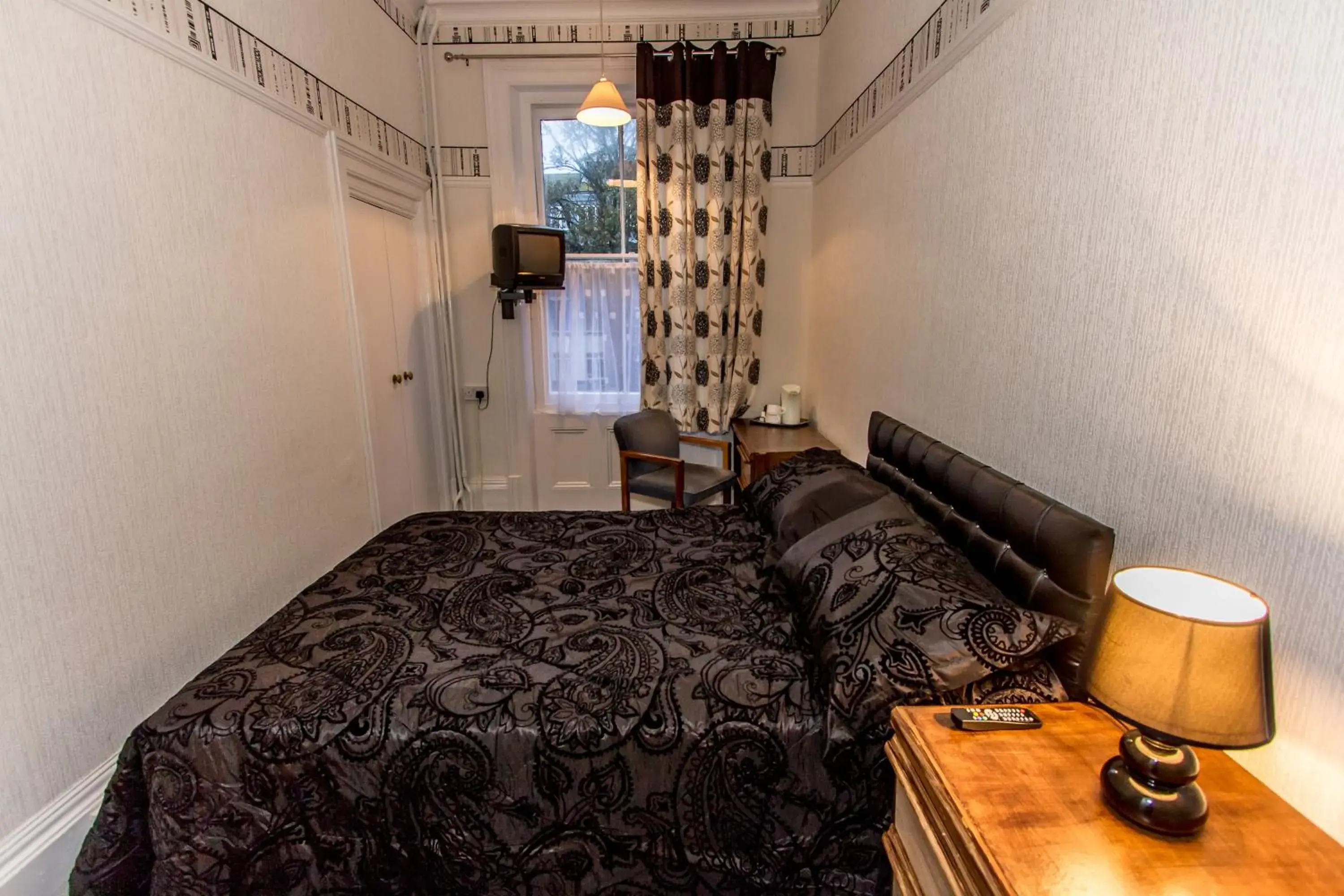 Single Room in The Carlton Hotel Single Room in The Carlton Hotel