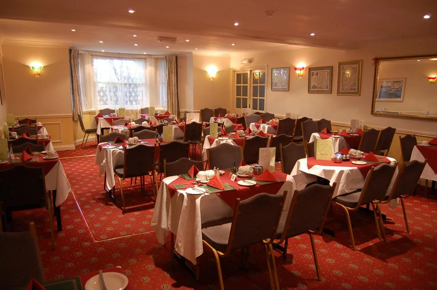 Restaurant/places to eat in The Carlton Hotel