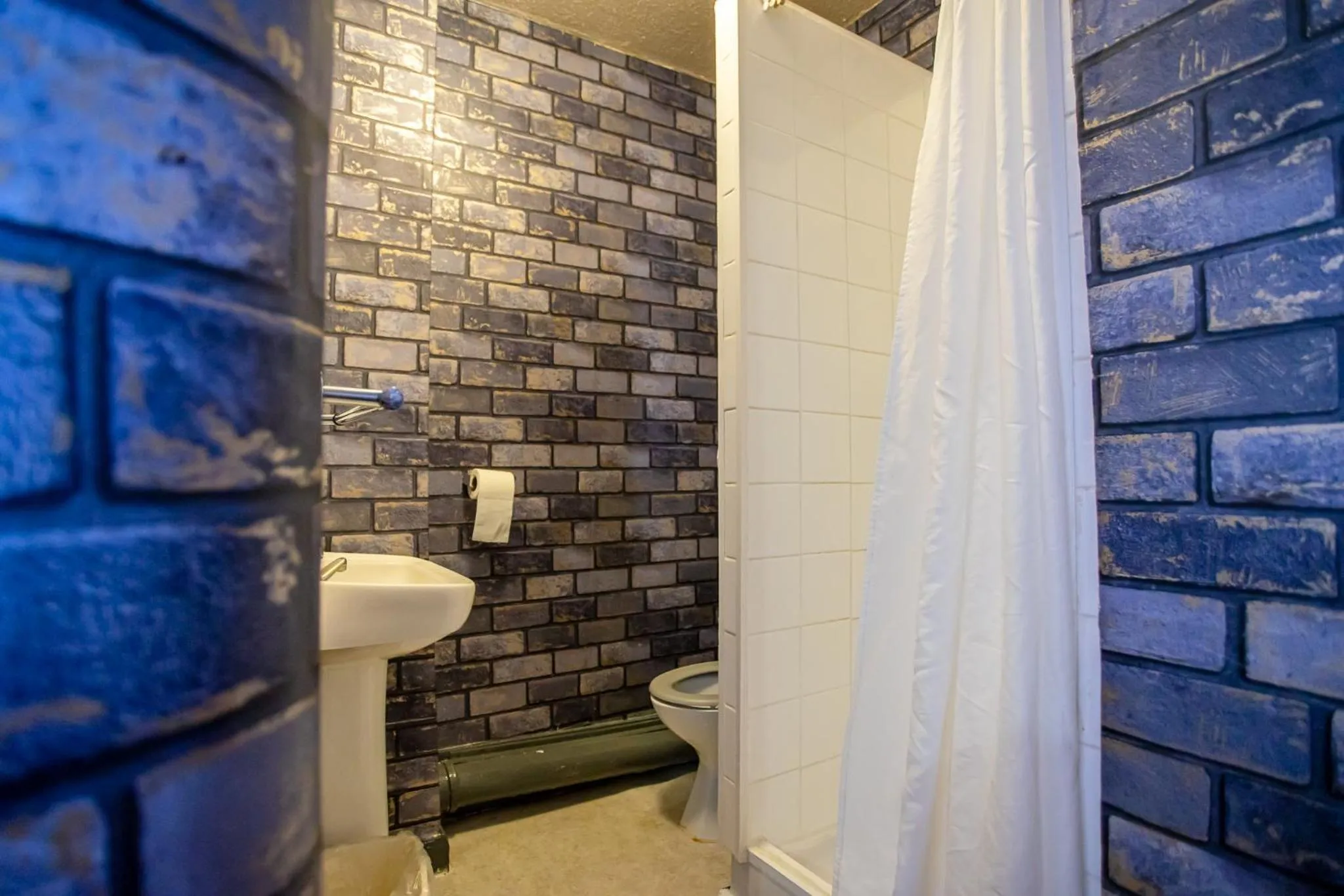 Shower in The Carlton Hotel